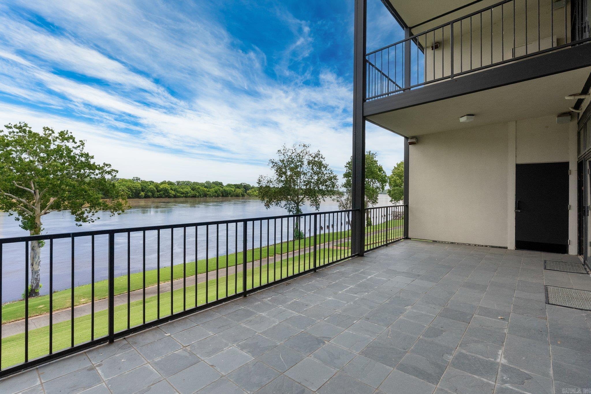33 Riverpoint Road Little Rock, AR 72202