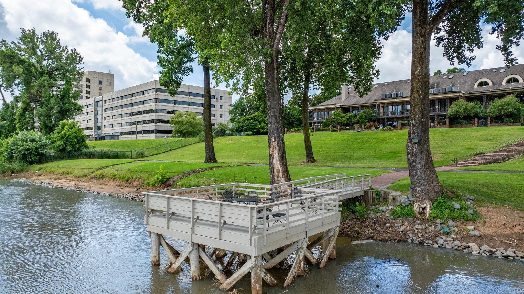 33 Riverpoint Road Little Rock, AR 72202