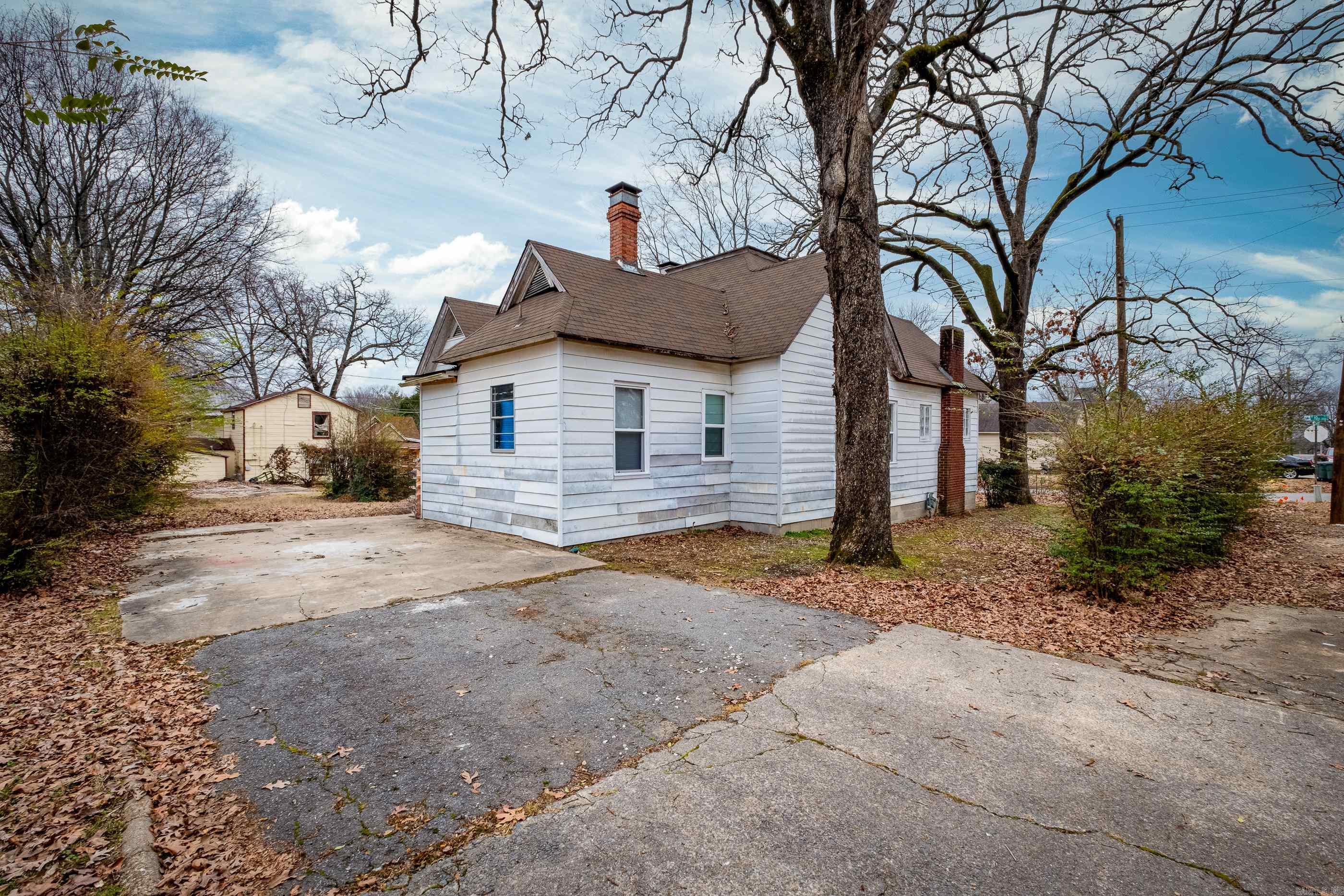 3724 W 10th  Little Rock, AR