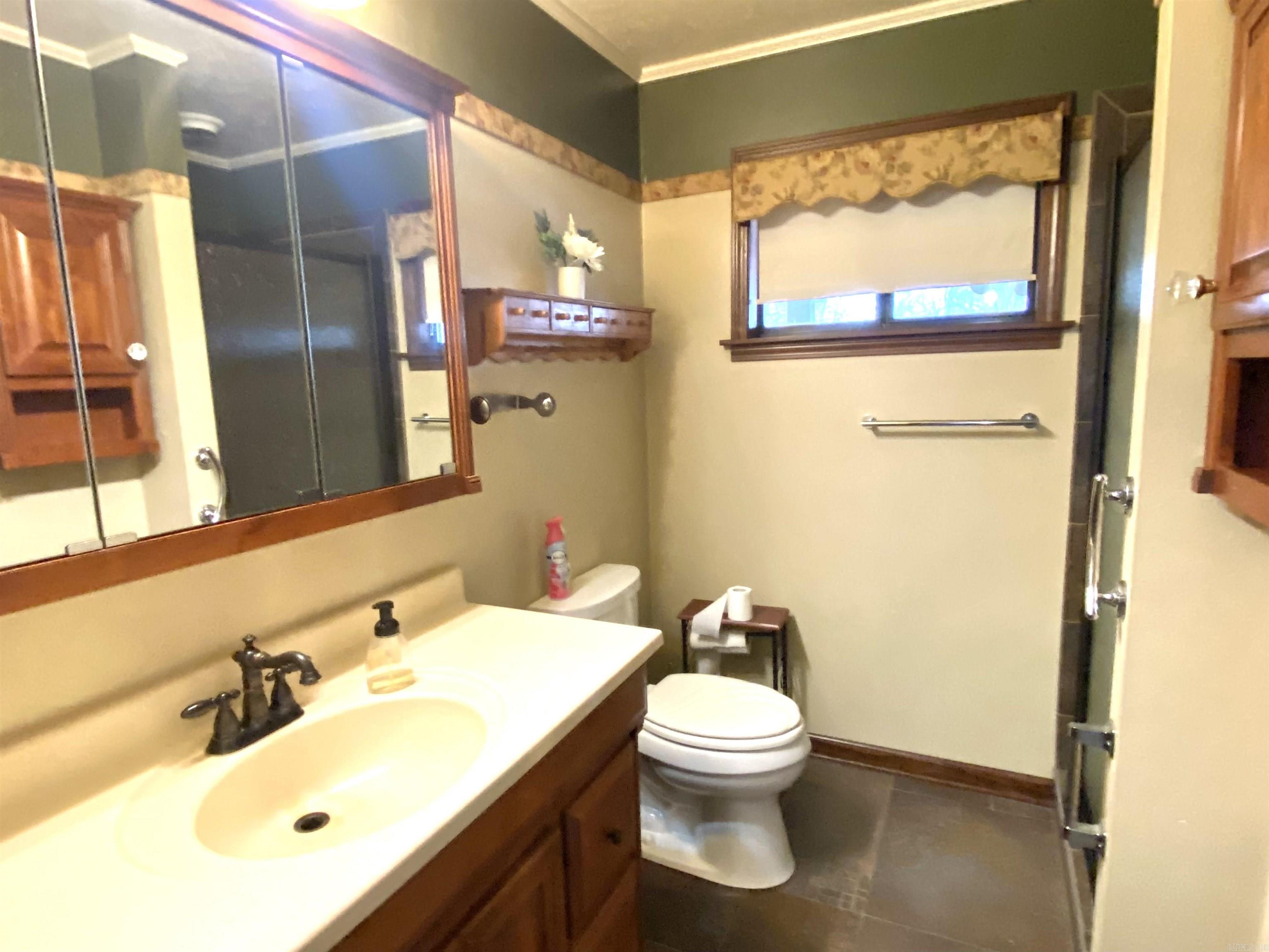 340 Green Forest Lane Tumbling Shoals, AR 72581