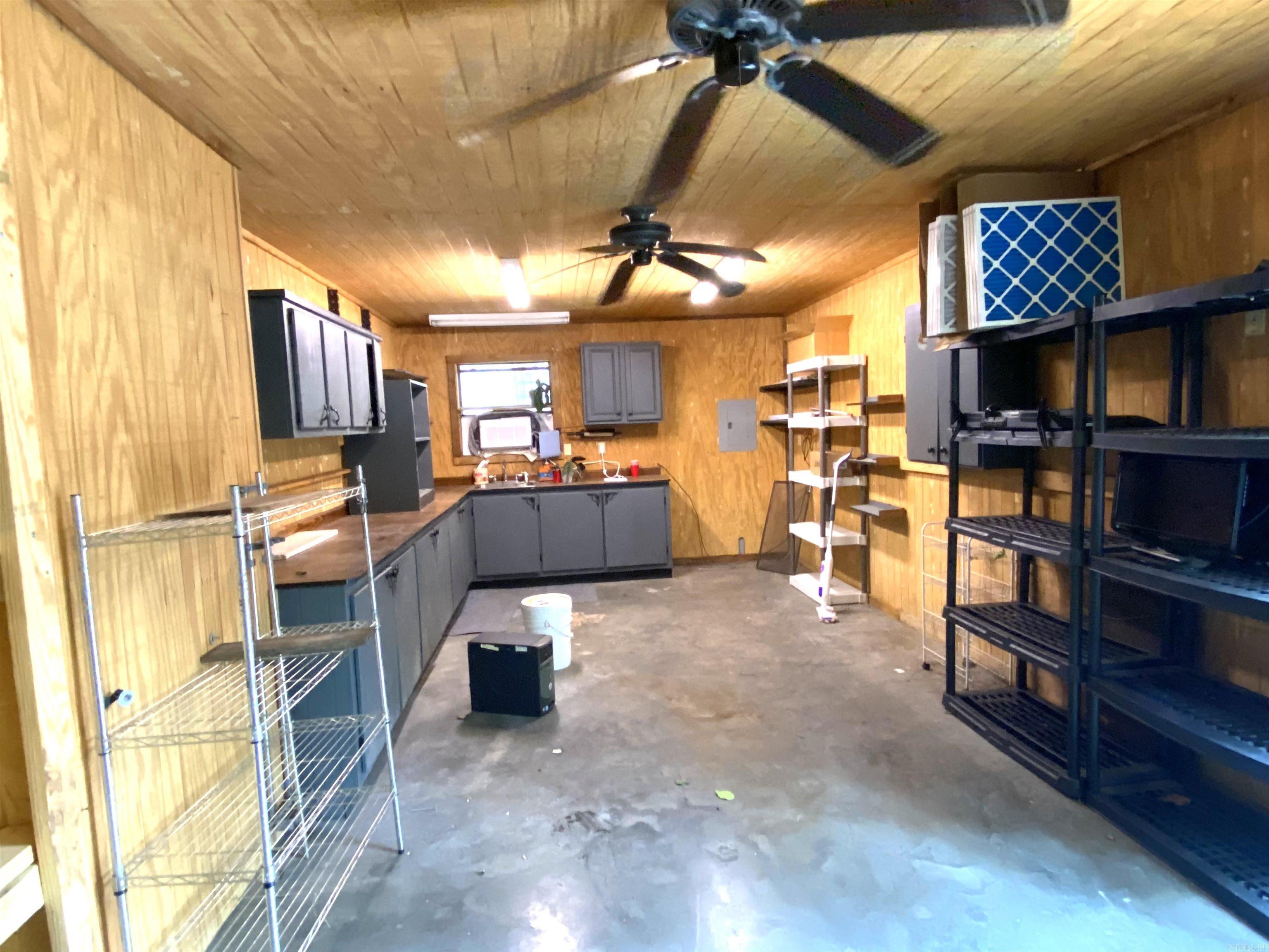 340 Green Forest Lane Tumbling Shoals, AR 72581