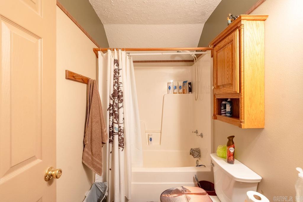 340 Green Forest Lane Tumbling Shoals, AR 72581