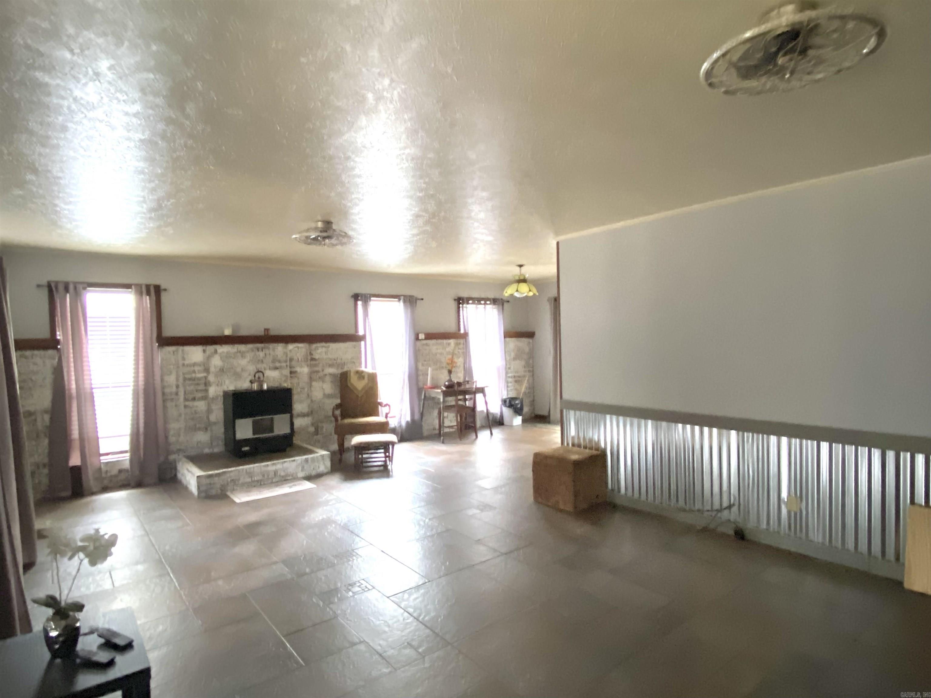 340 Green Forest Lane Tumbling Shoals, AR 72581