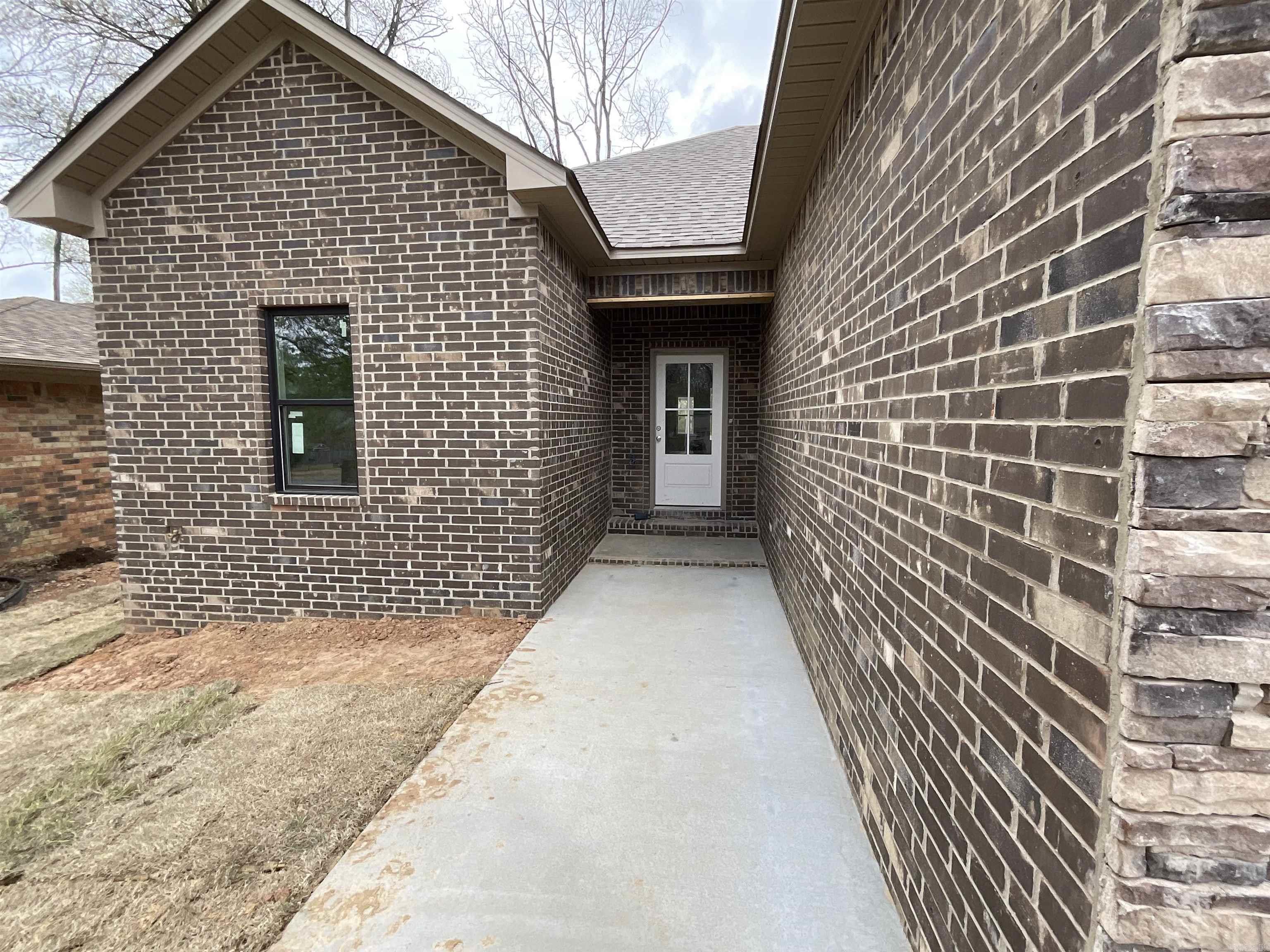 1011 N Jeff Davis  Jacksonville, AR