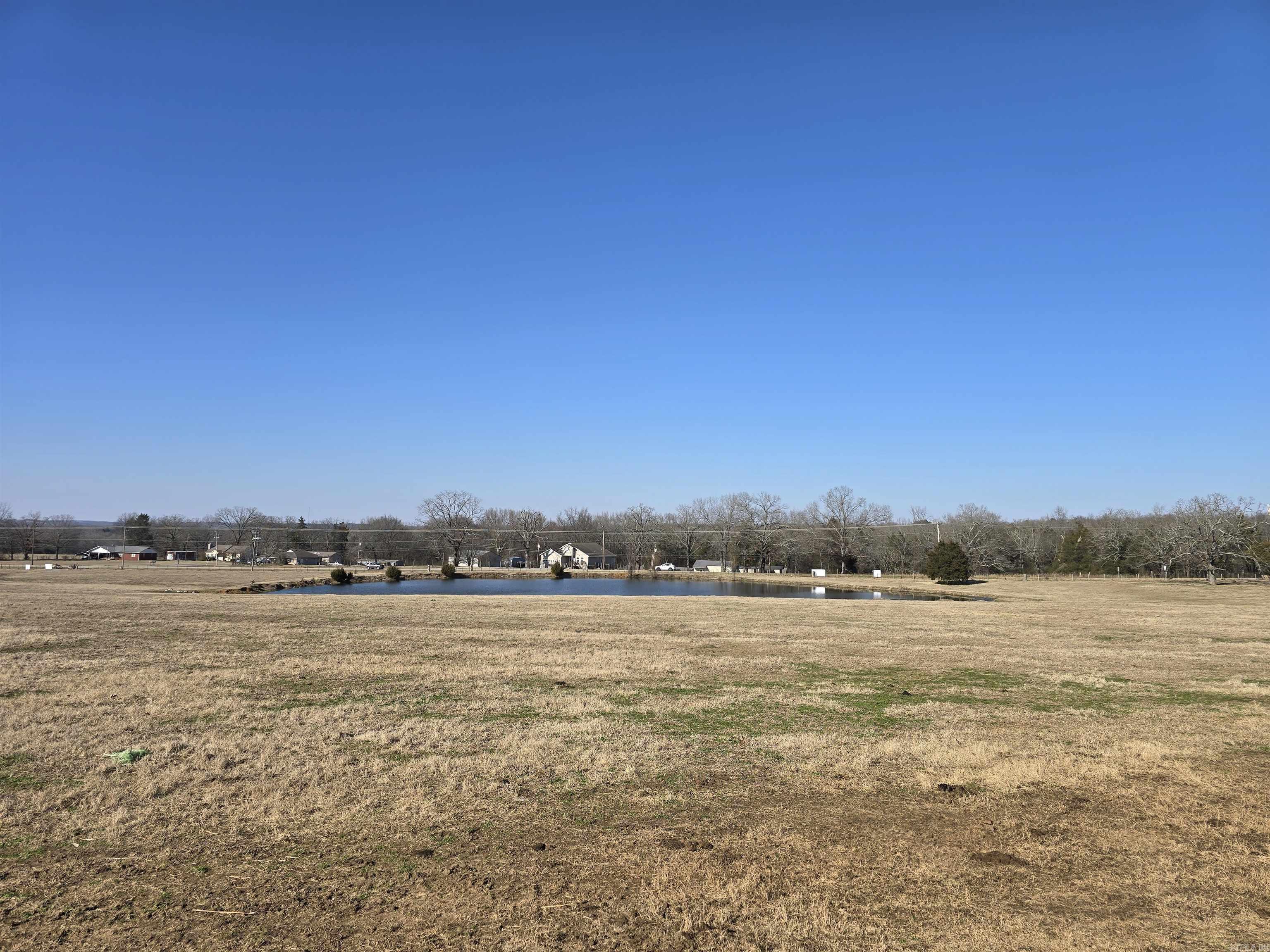 825, 909  Heber Springs Road  Batesville, AR