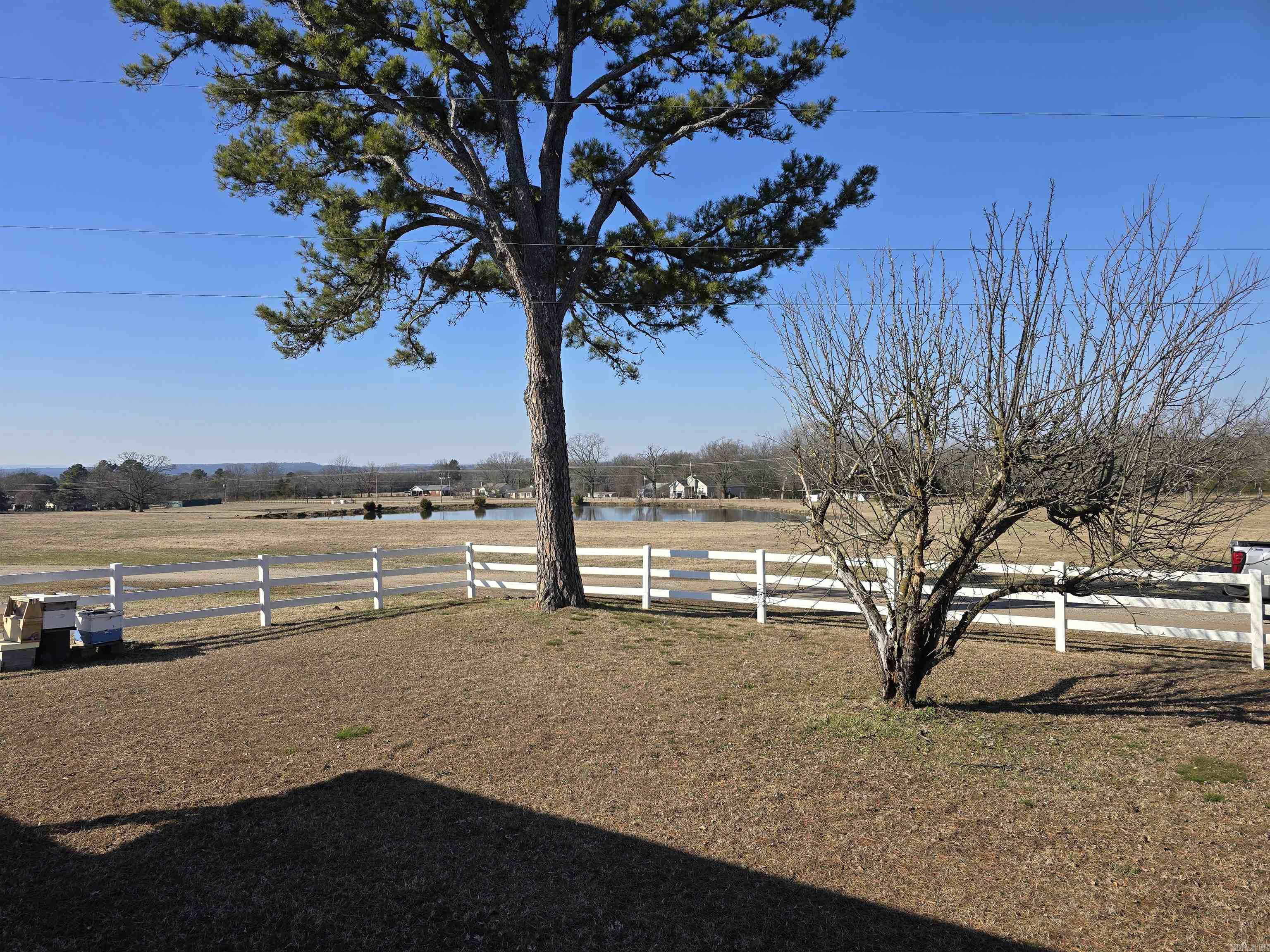 825, 909  Heber Springs Road  Batesville, AR