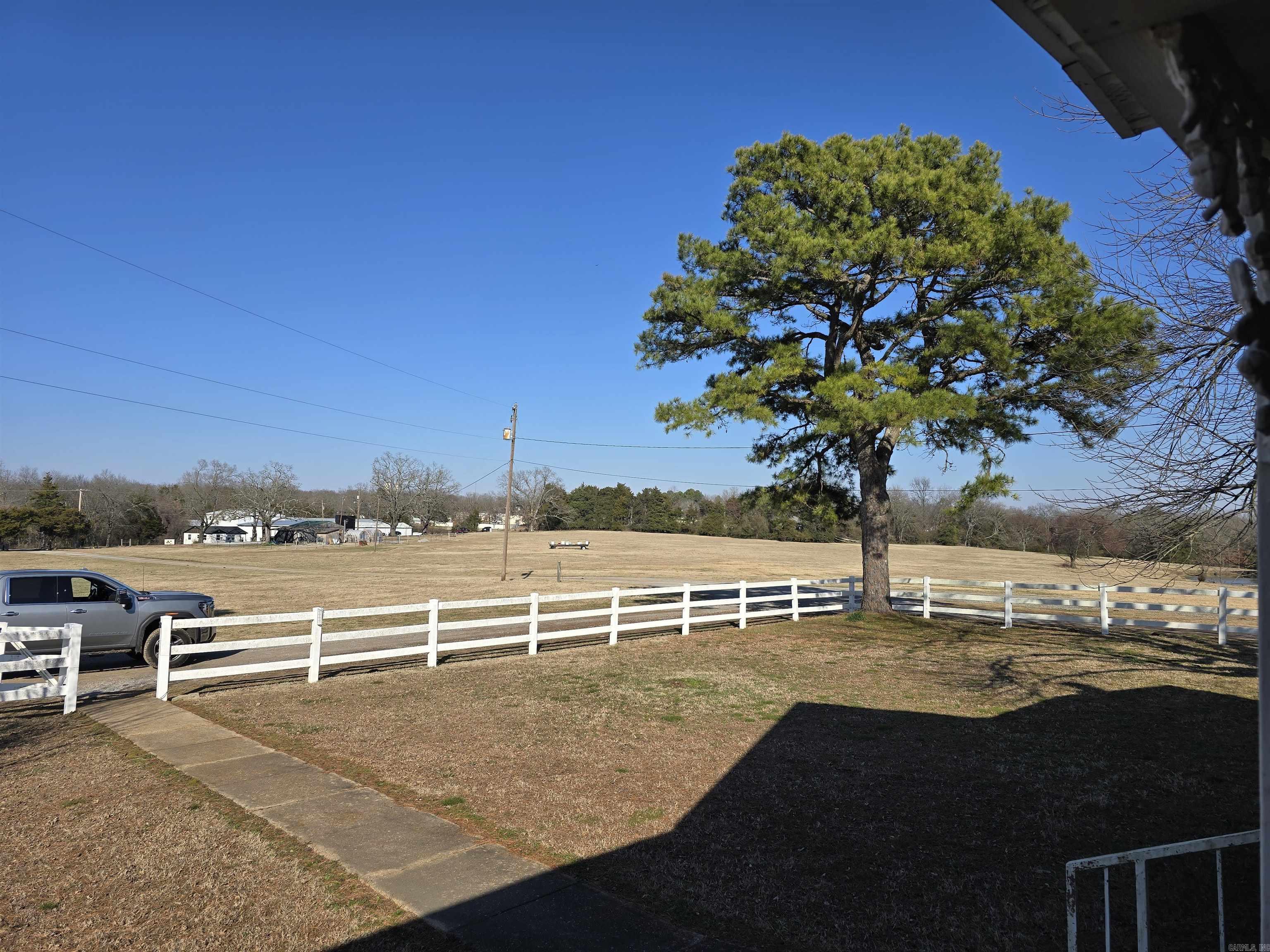 825, 909  Heber Springs Road  Batesville, AR