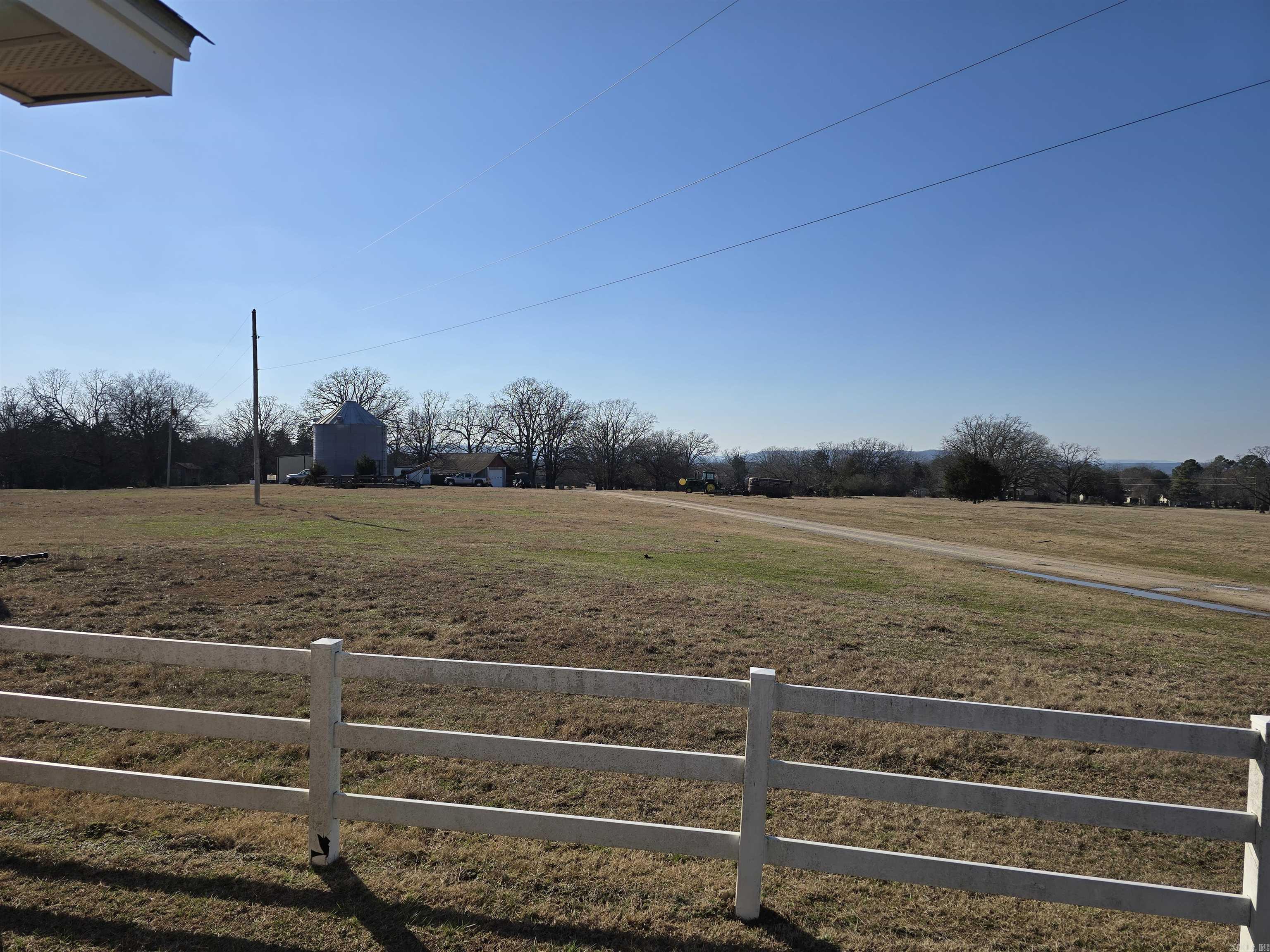 825, 909  Heber Springs Road  Batesville, AR