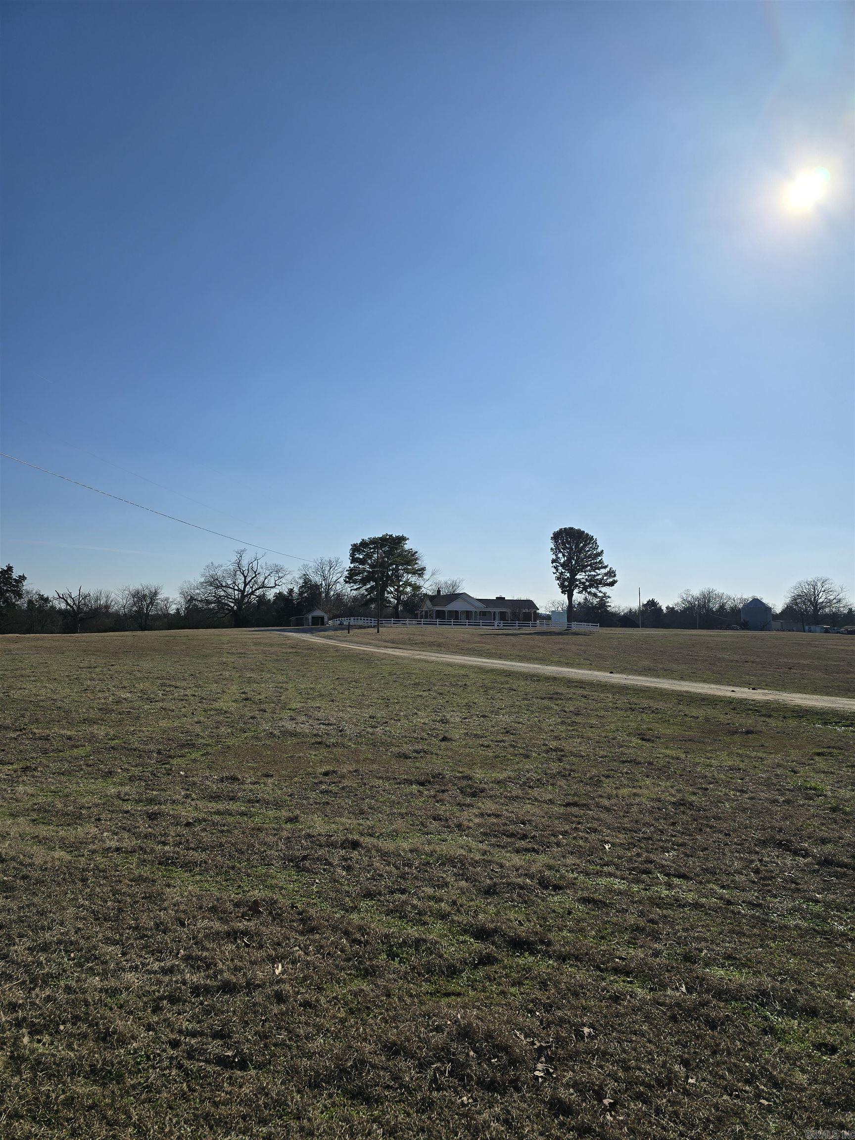 825, 909  Heber Springs Road  Batesville, AR