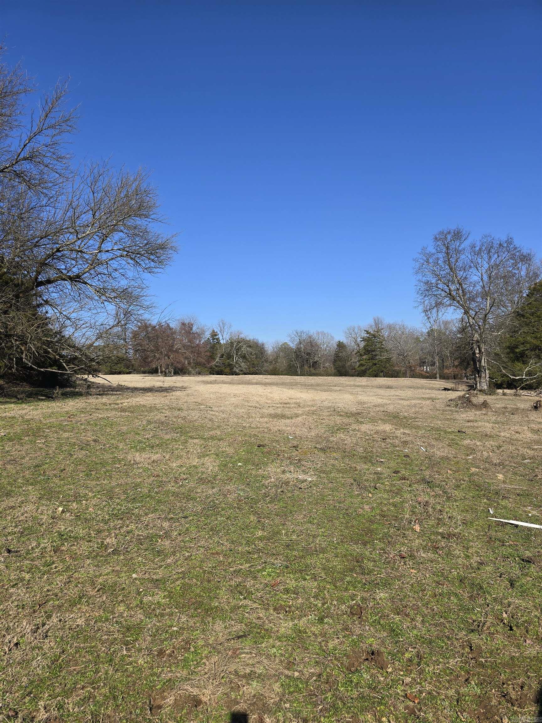 825, 909  Heber Springs Road  Batesville, AR