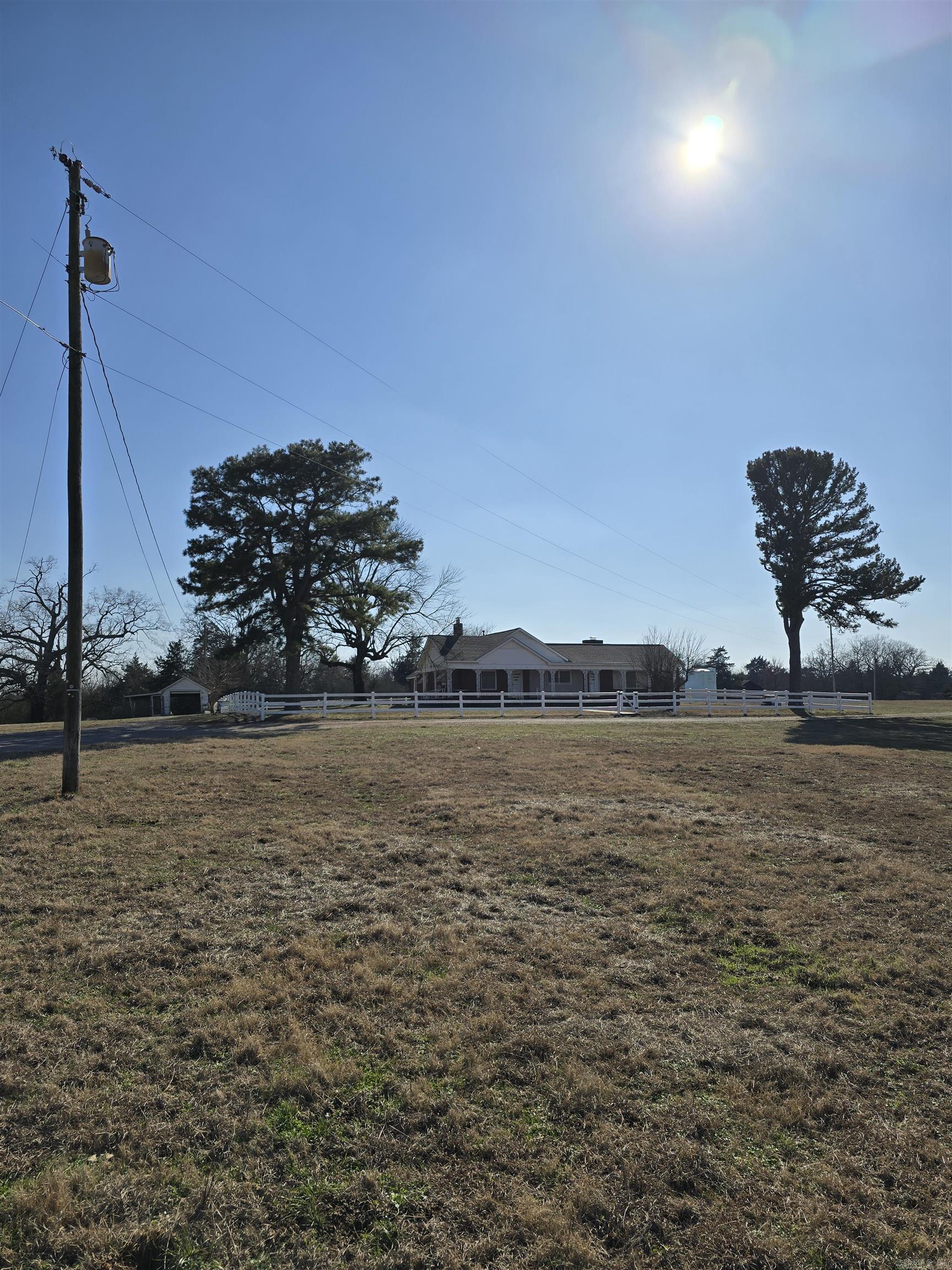 825, 909  Heber Springs Road  Batesville, AR