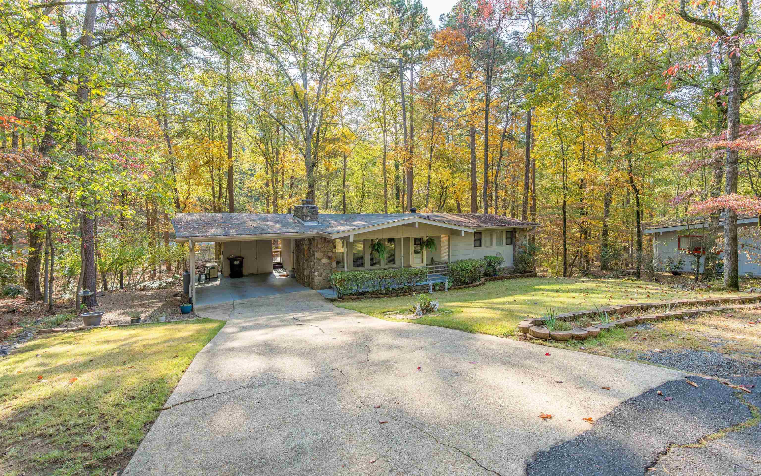 14  Silla  Hot Springs Village, AR