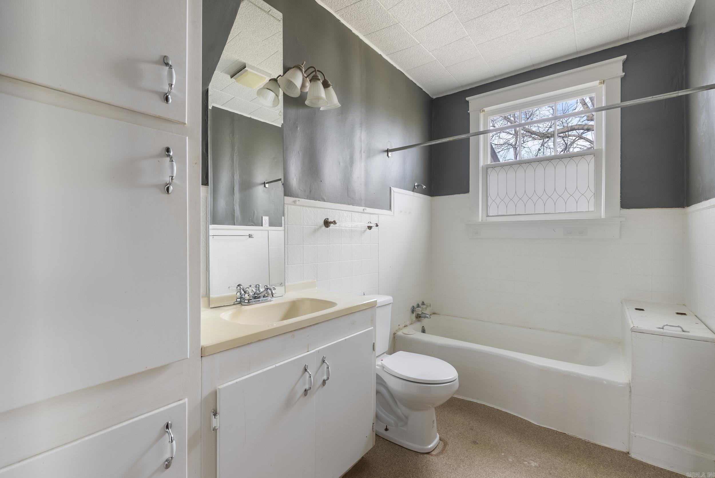 307  Oak  Leslie, AR