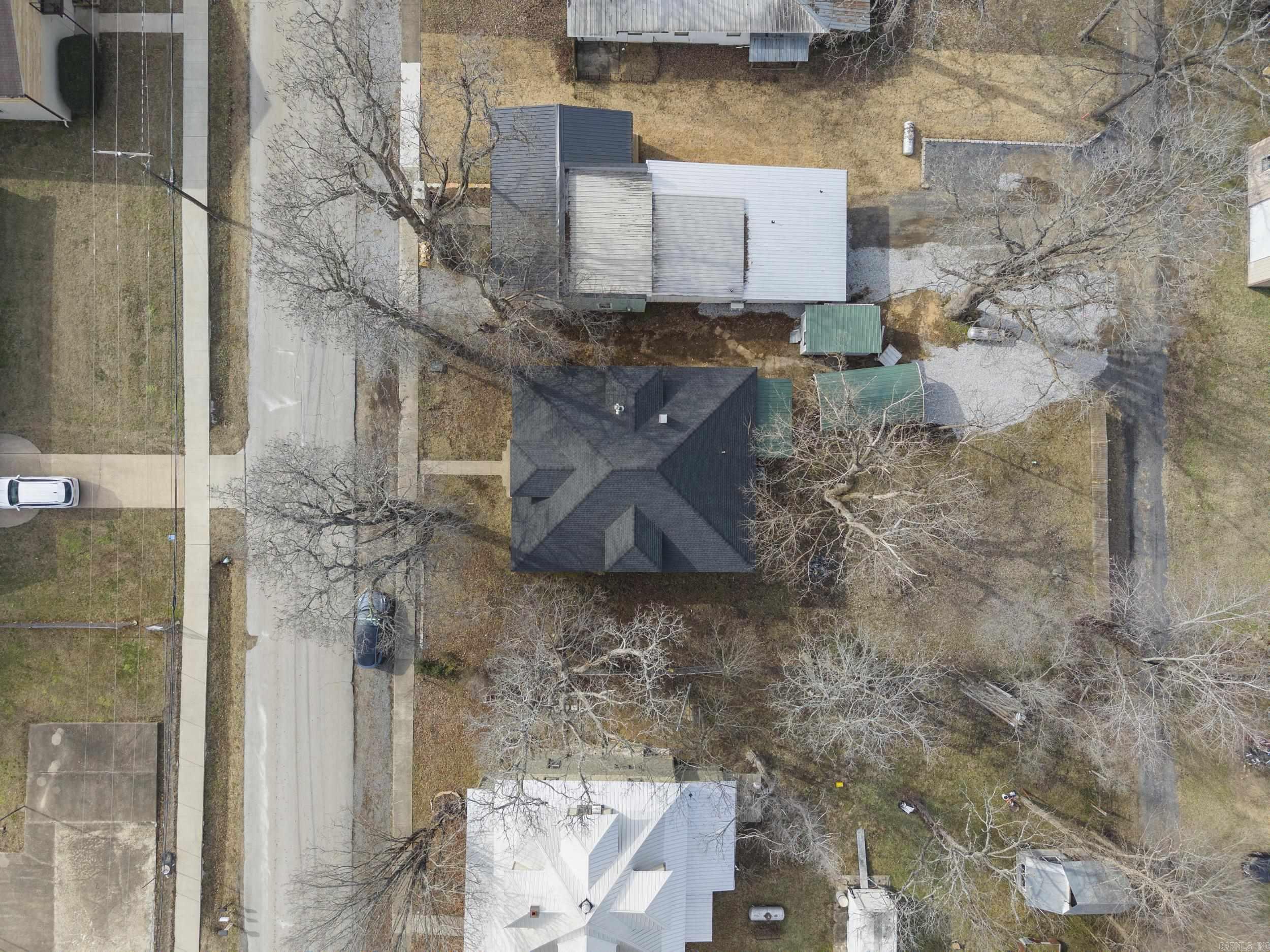 307  Oak  Leslie, AR
