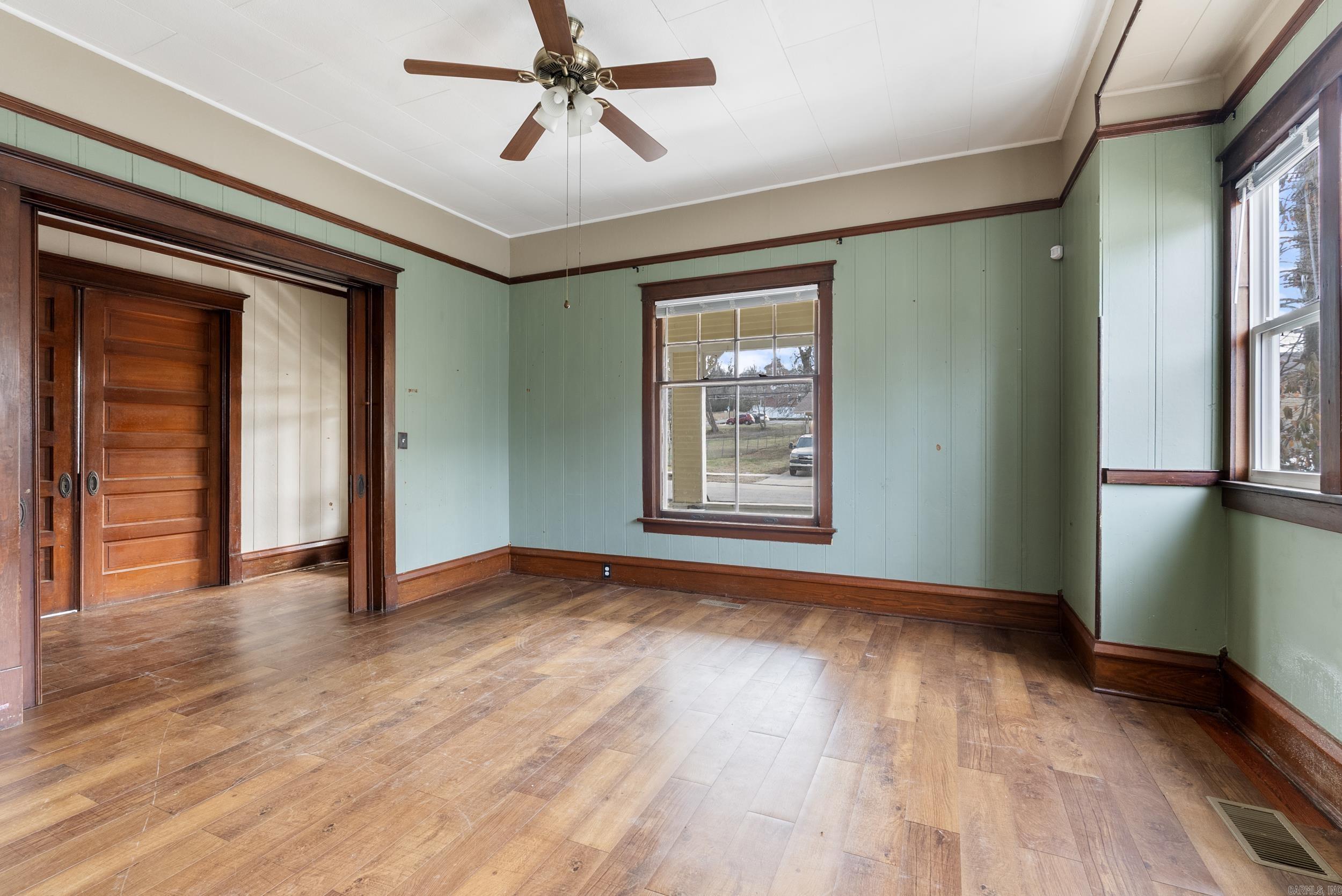 307  Oak  Leslie, AR