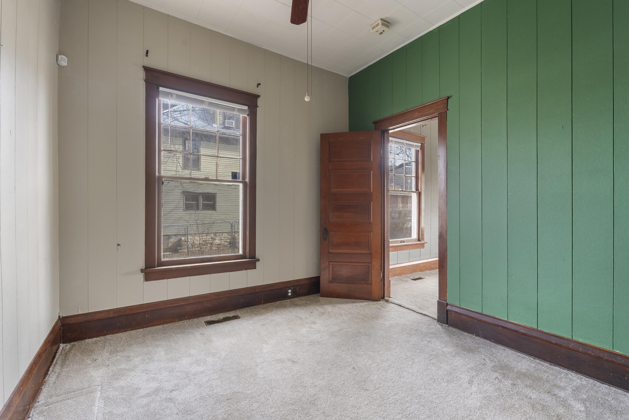 307  Oak  Leslie, AR