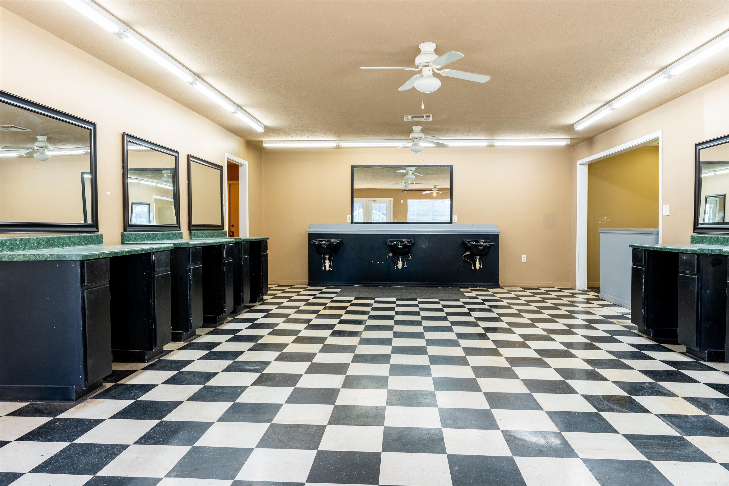 810 W Pleasure  Searcy, AR