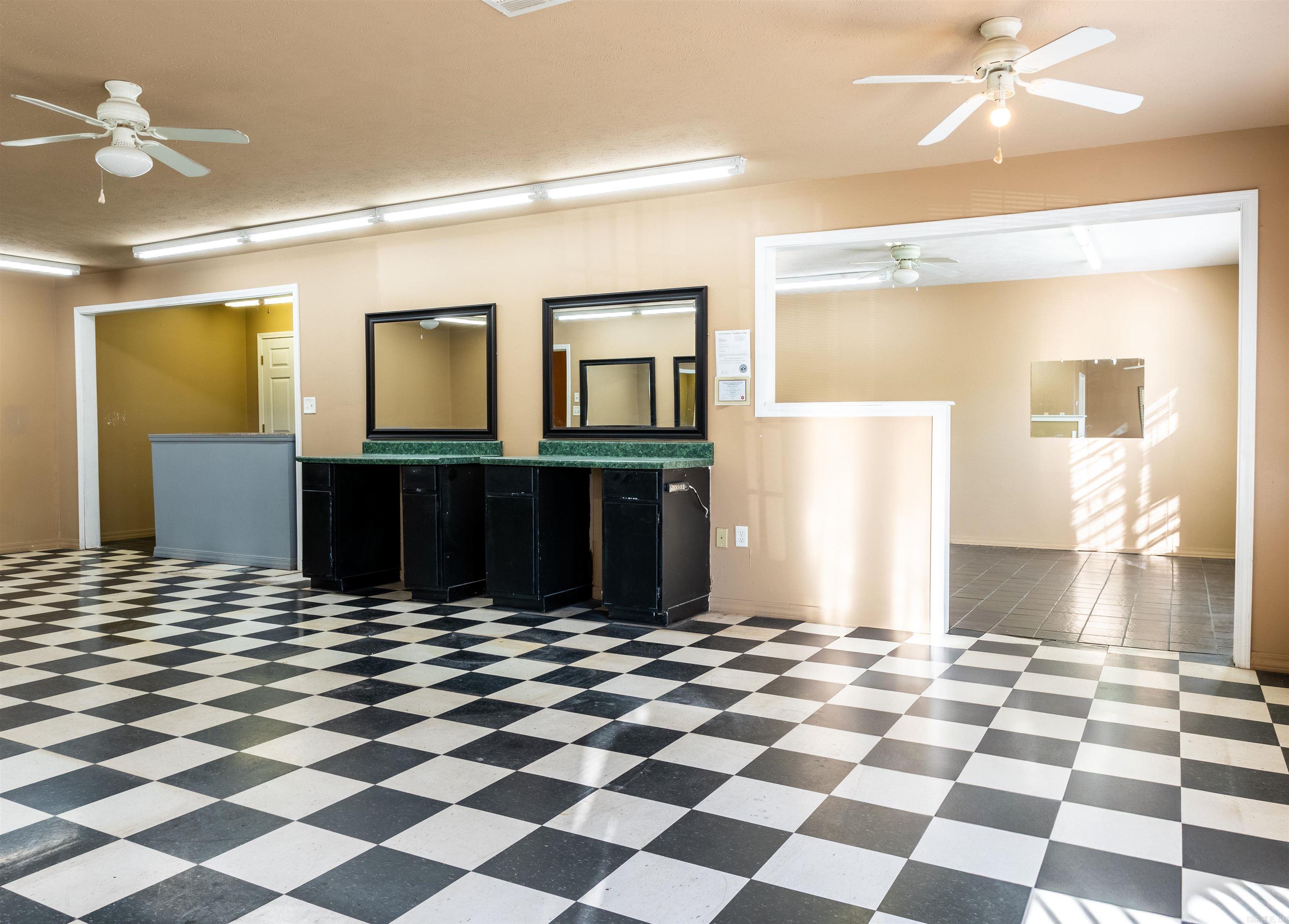810 W Pleasure  Searcy, AR