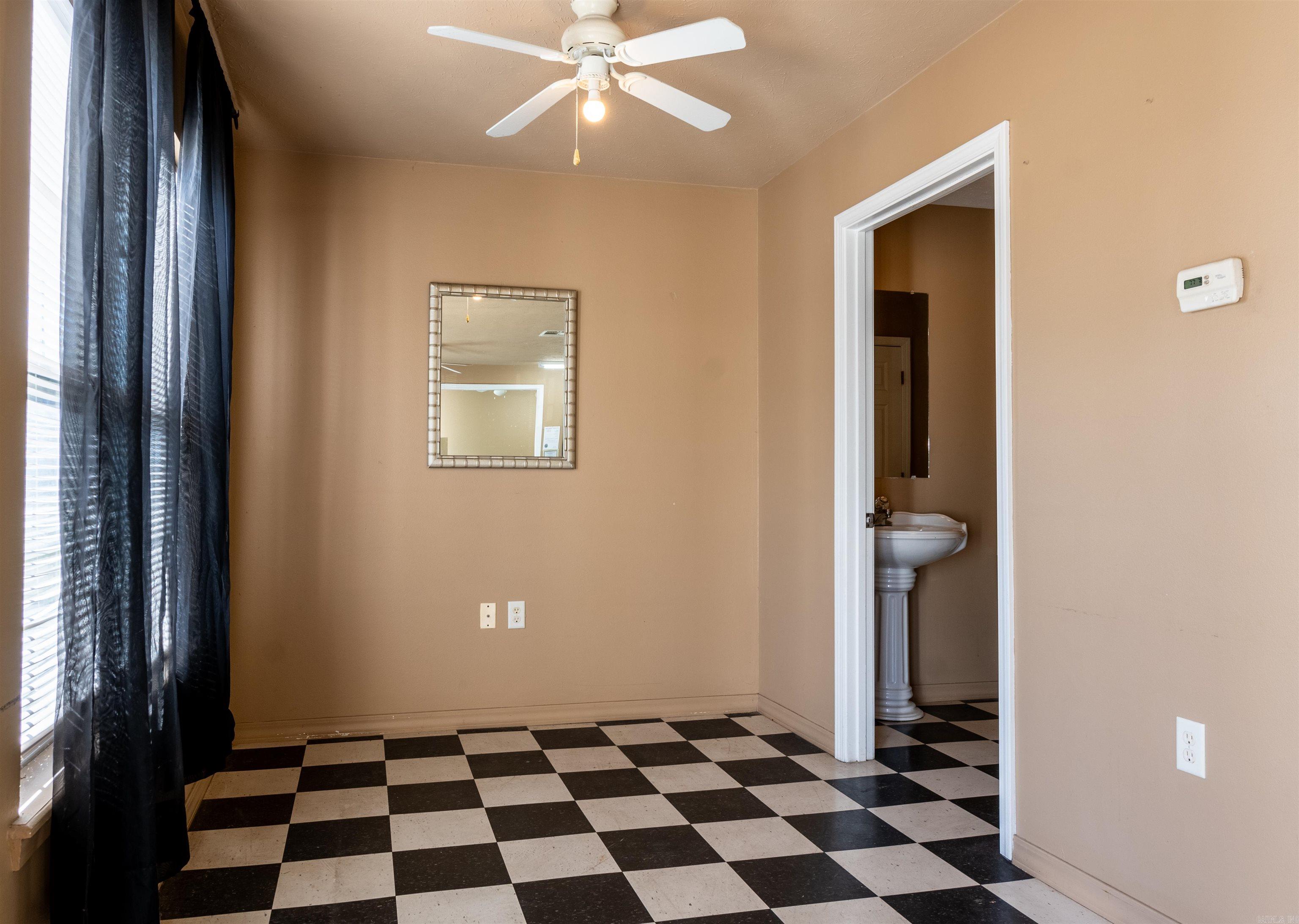 810 W Pleasure  Searcy, AR