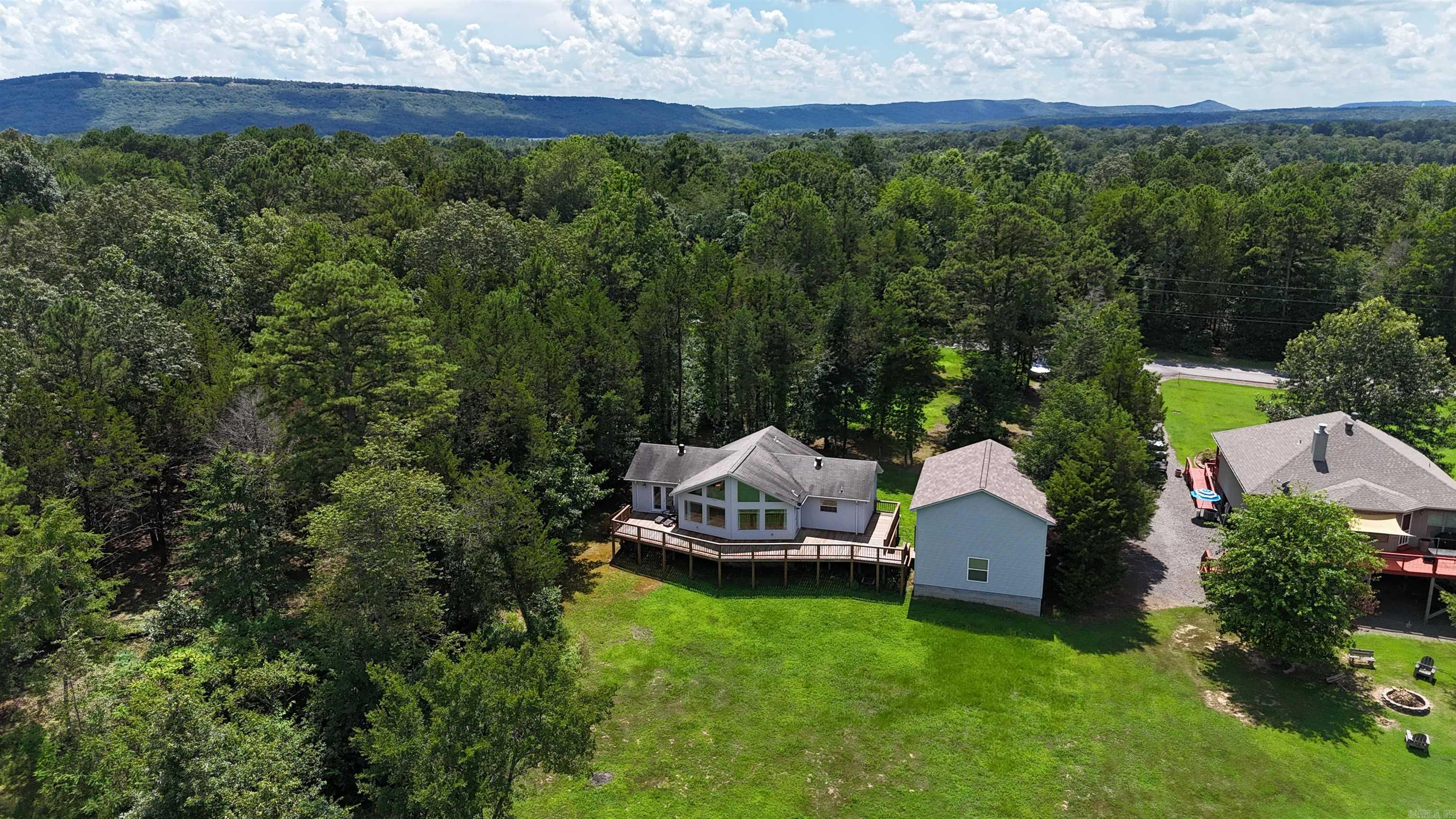 478 Burning Tree  Greers Ferry, AR