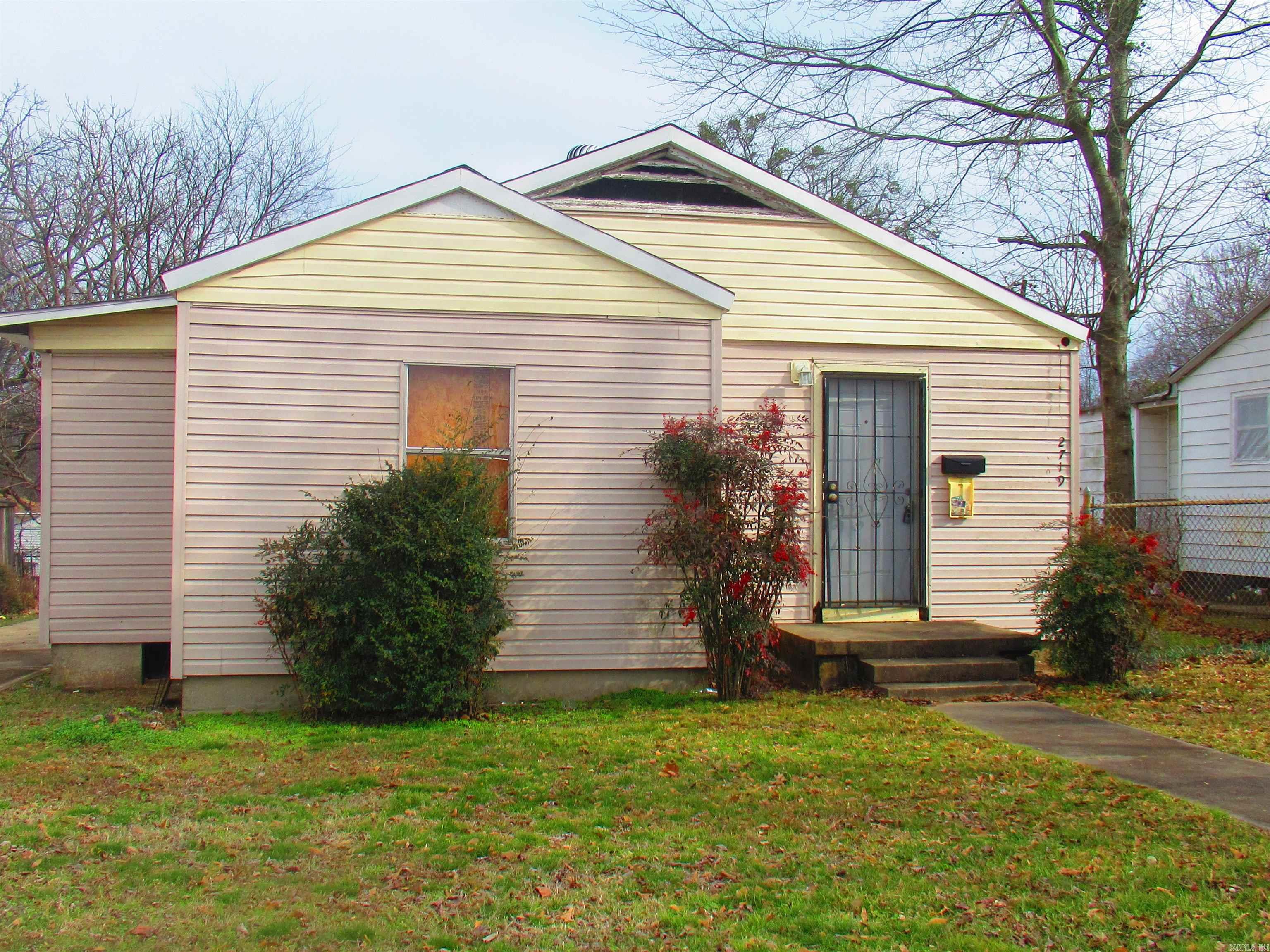 2719  BATTERY  Little Rock, AR