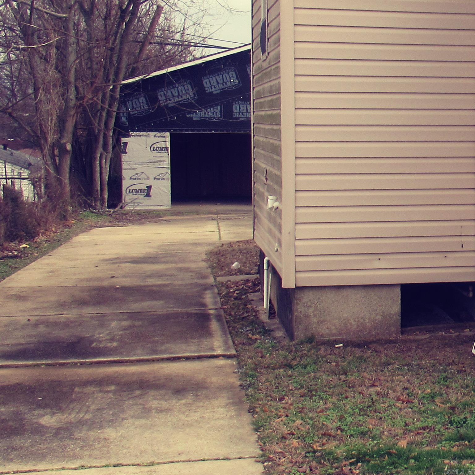 2719  BATTERY  Little Rock, AR