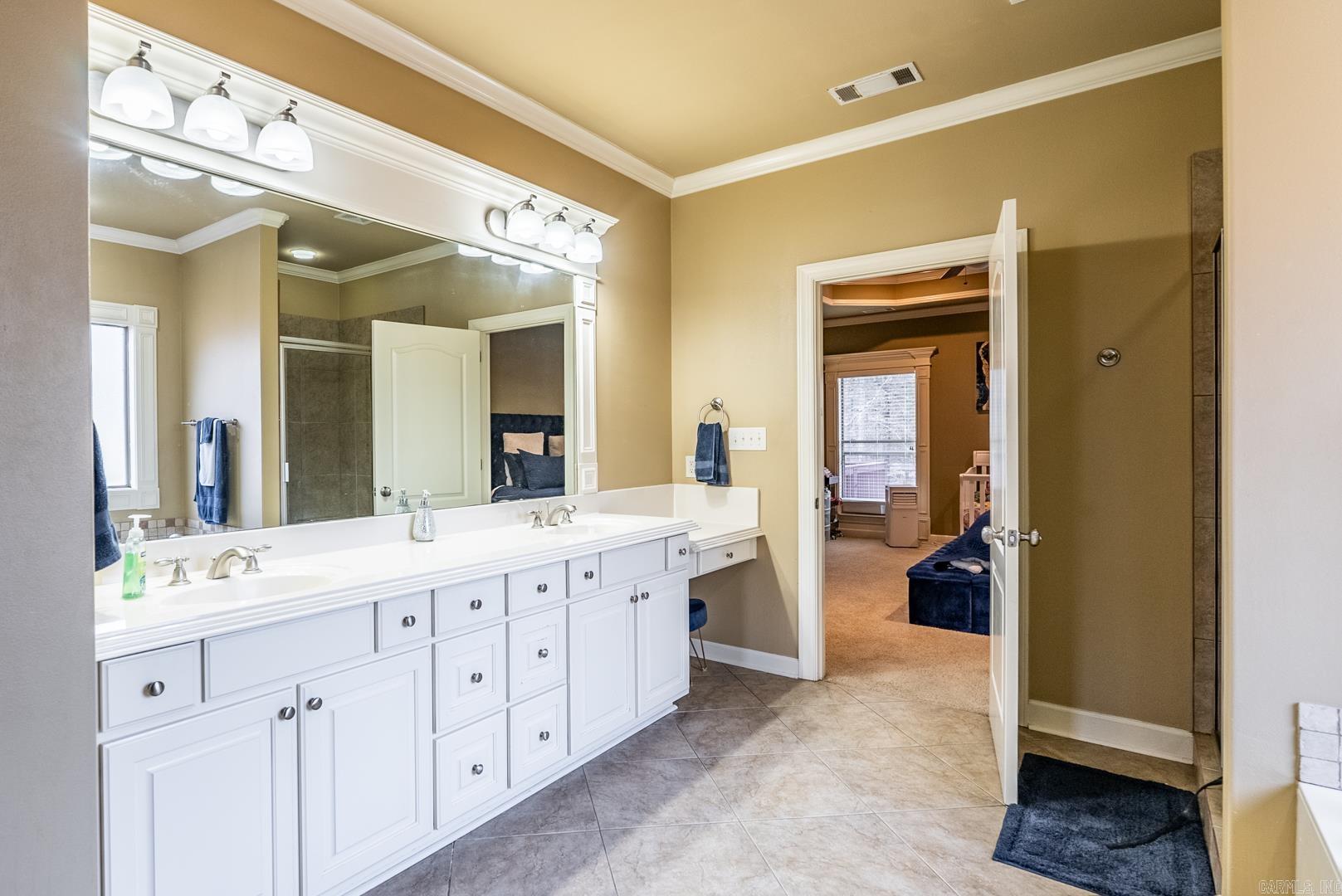 28  Bronte  Little Rock, AR