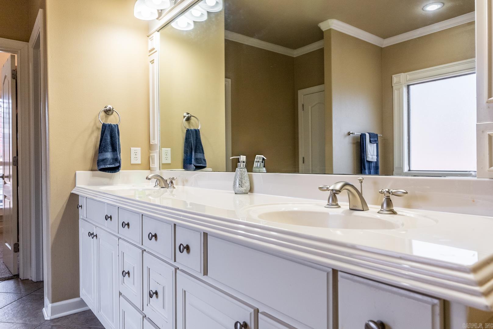 28  Bronte  Little Rock, AR