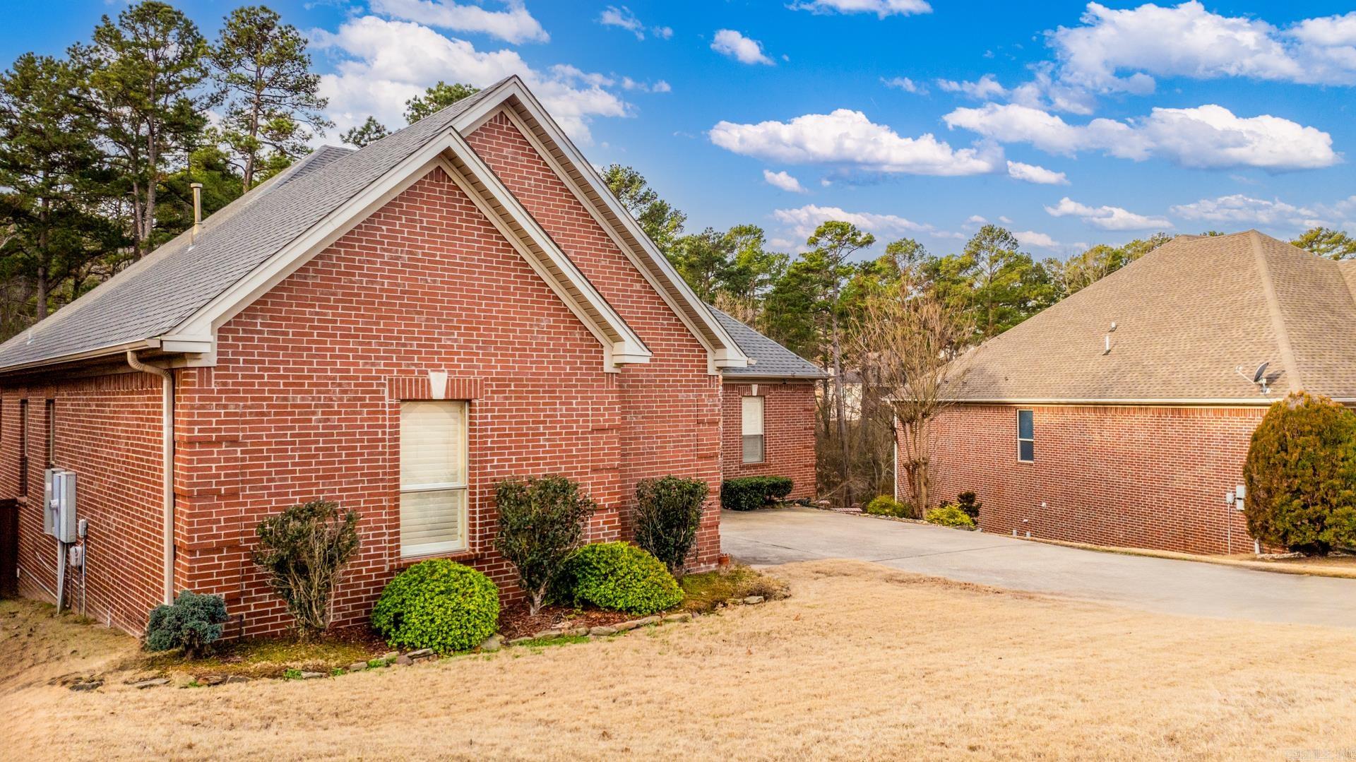 28  Bronte  Little Rock, AR