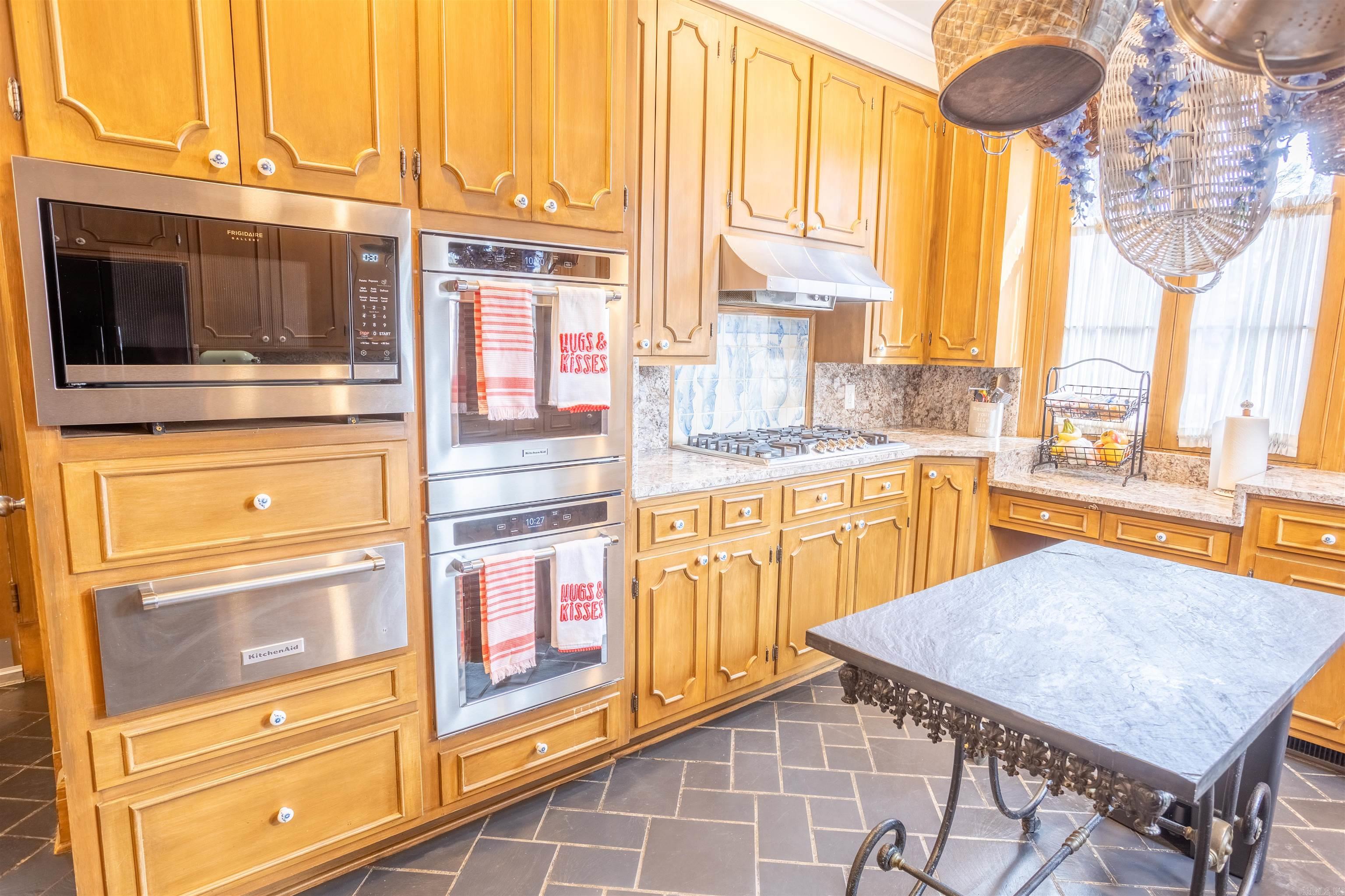 30  Longmeadow  Pine Bluff, AR