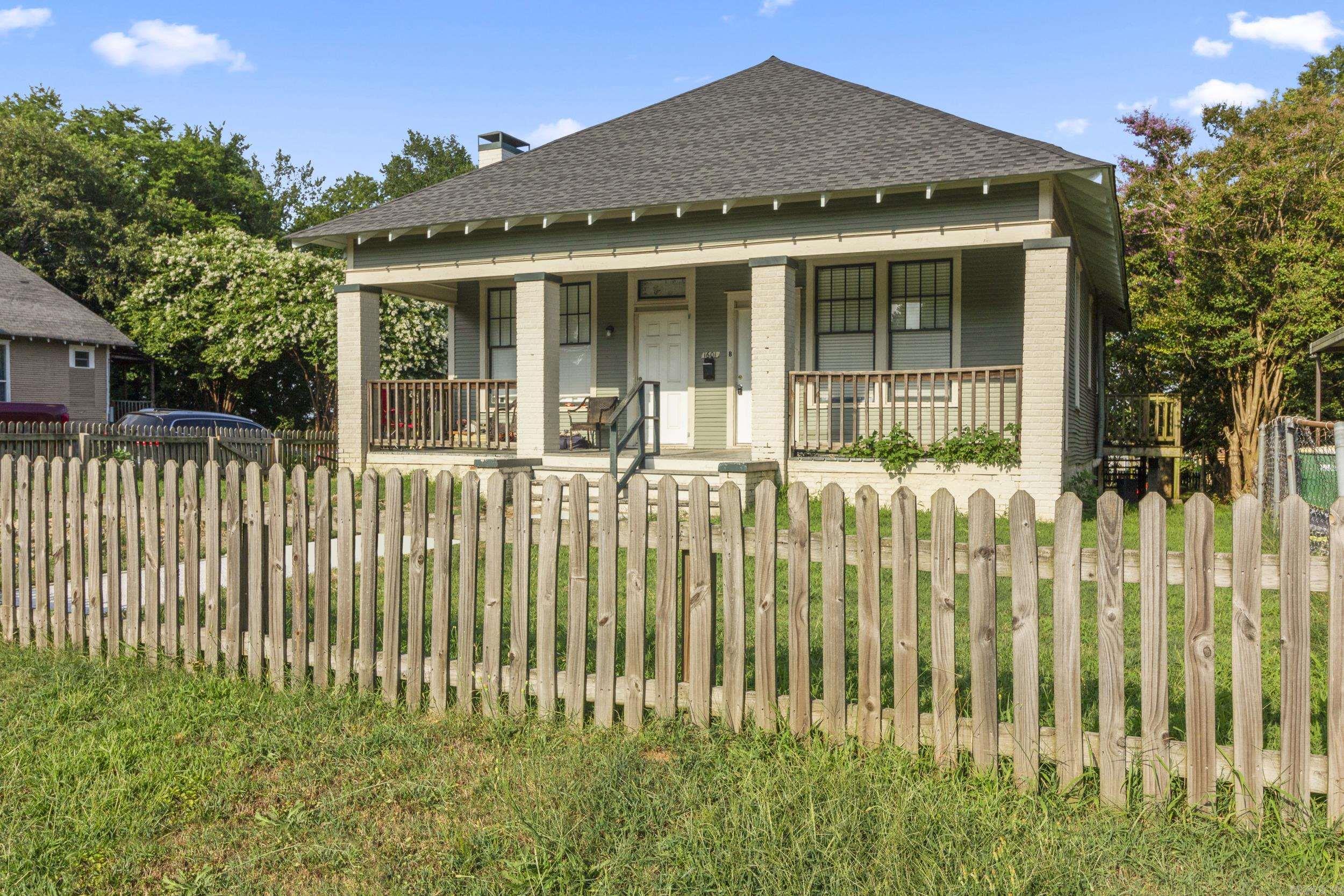 1601  Hanger  Little Rock, AR