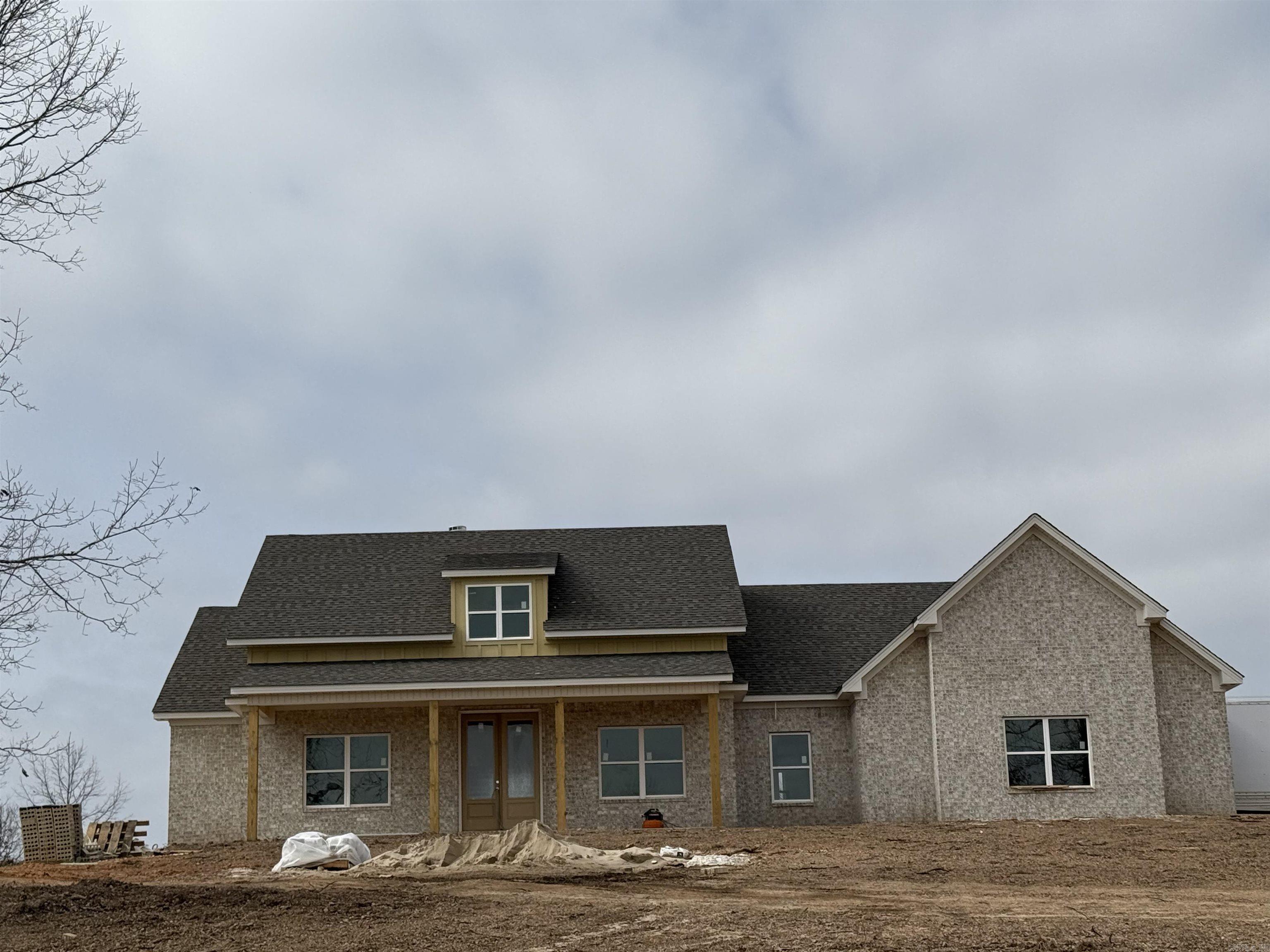 1016 Creekwood Circle