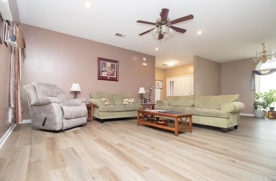 588  Vaughn  Paragould, AR