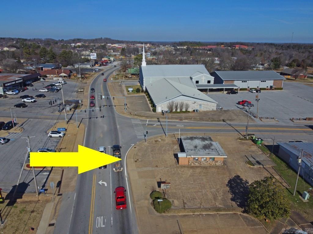 101 S Main  Cave City, AR