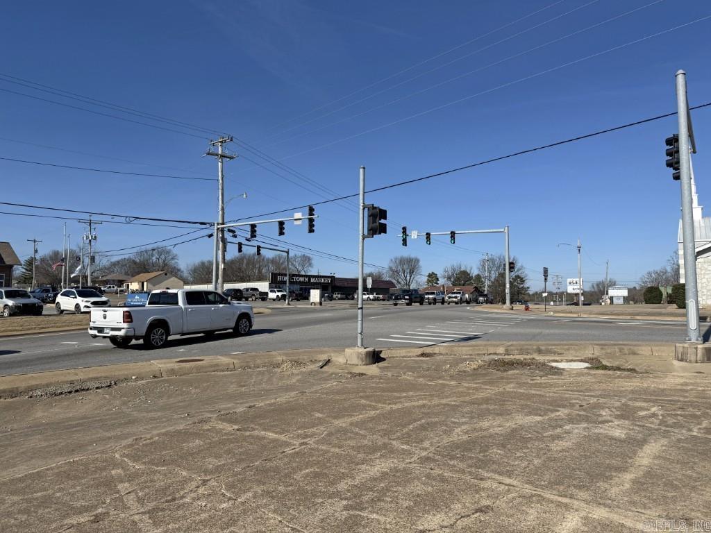 101 S Main  Cave City, AR