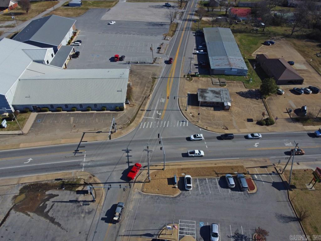 101 S Main  Cave City, AR