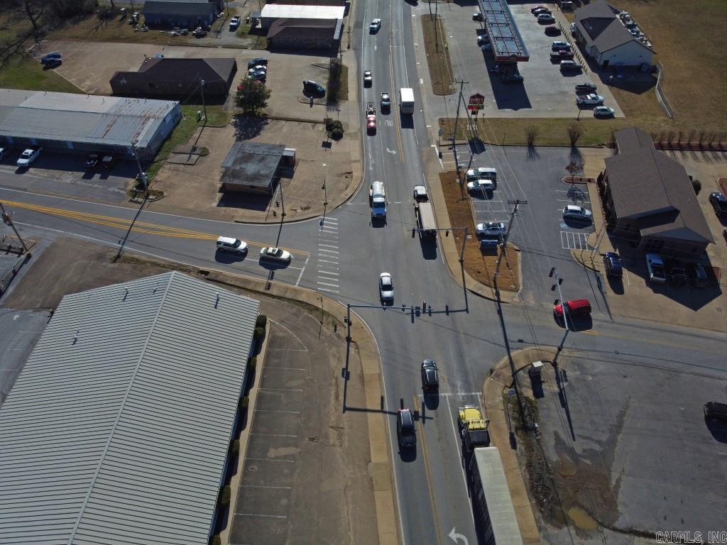 101 S Main  Cave City, AR