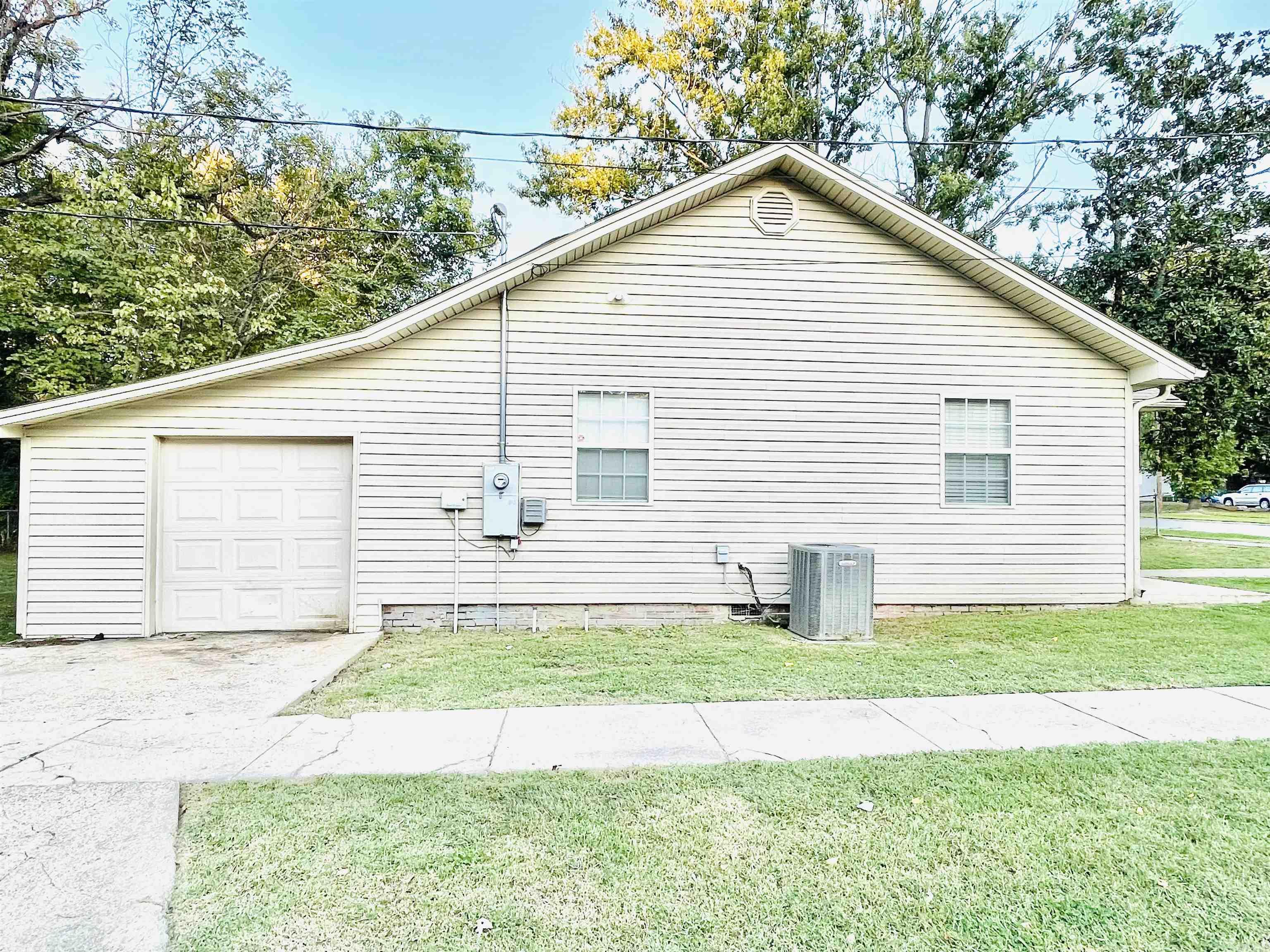 1122 W Jefferson  Jonesboro, AR