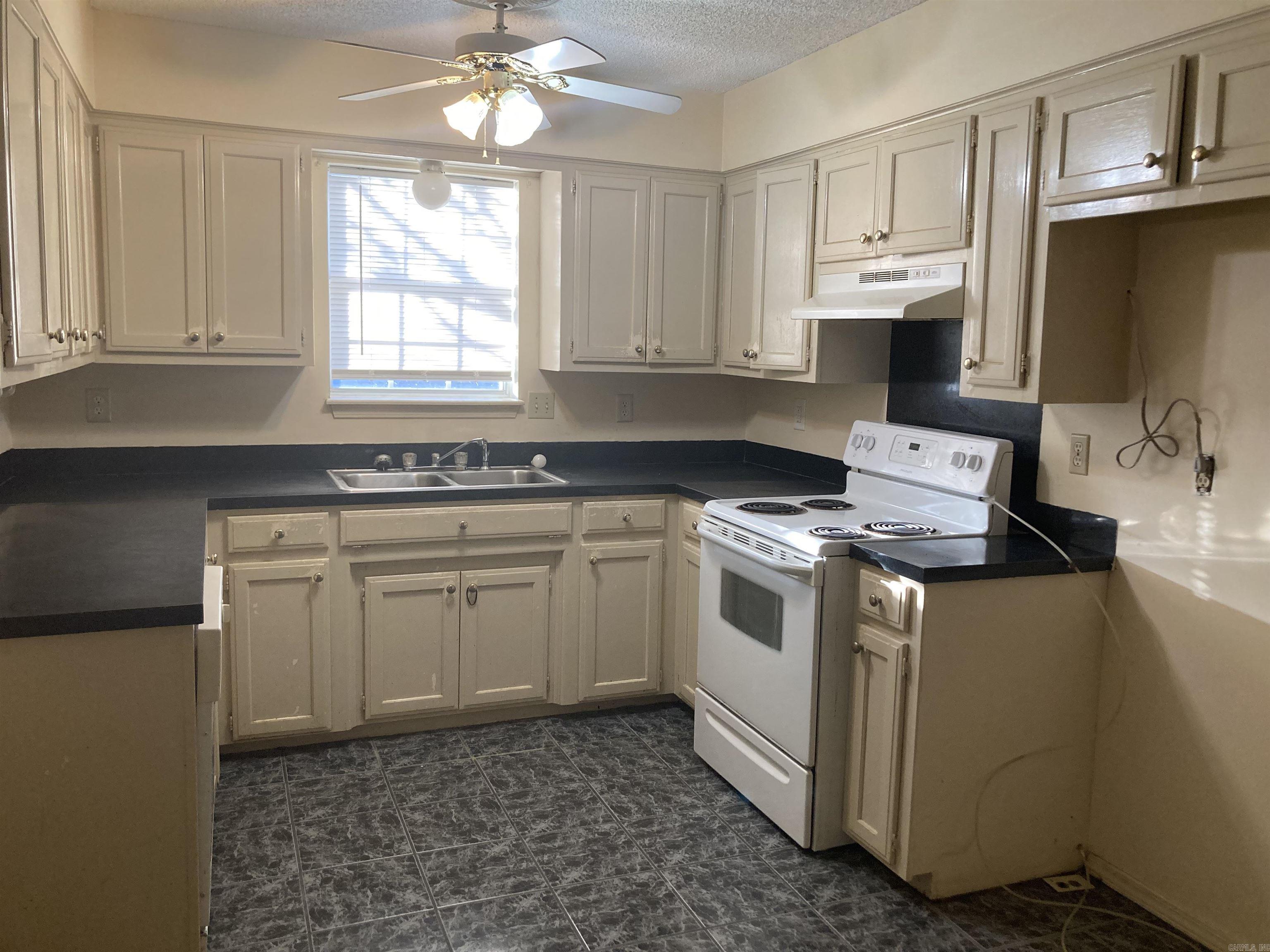 908  Texas  Mena, AR