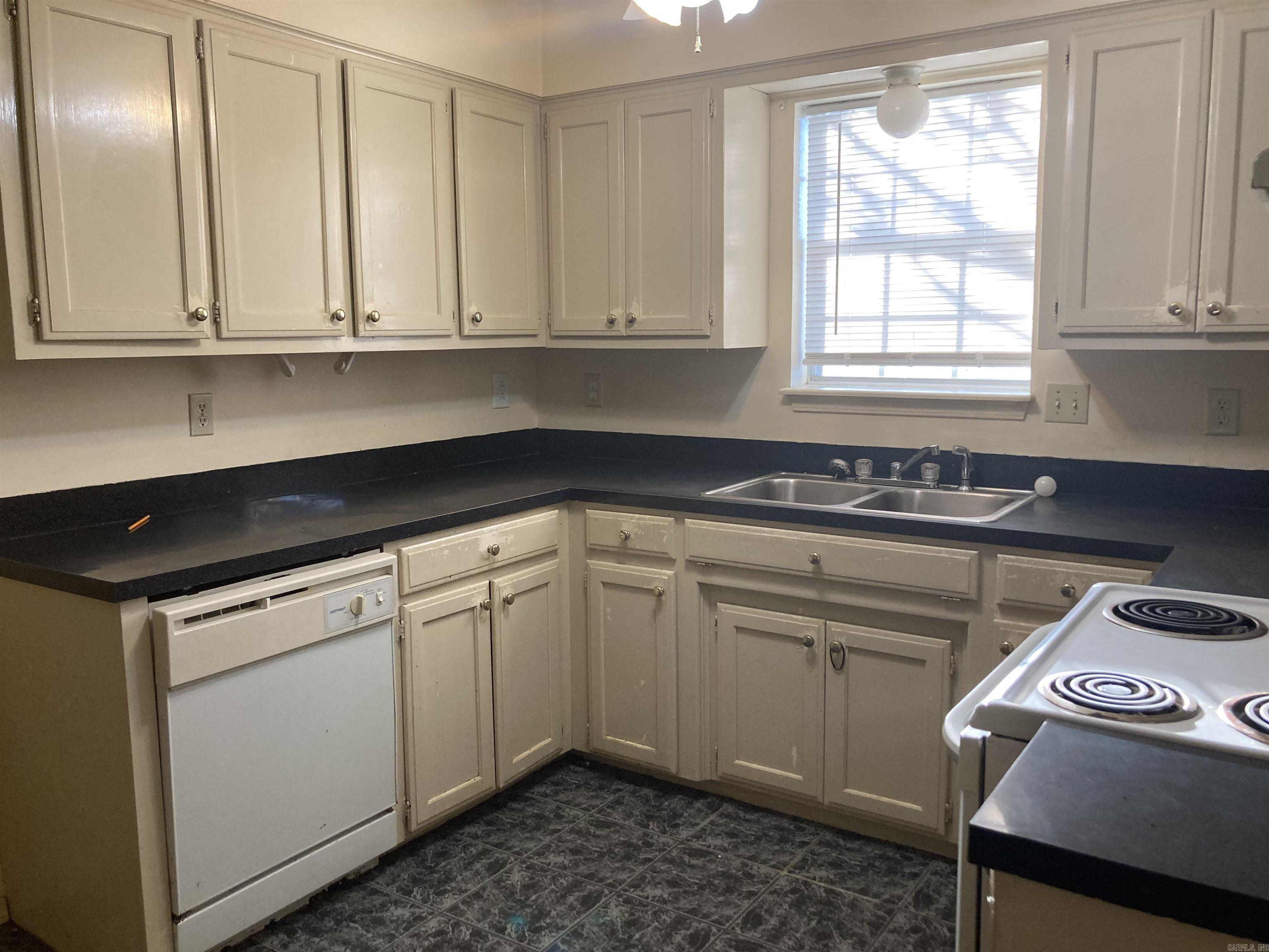 908  Texas  Mena, AR