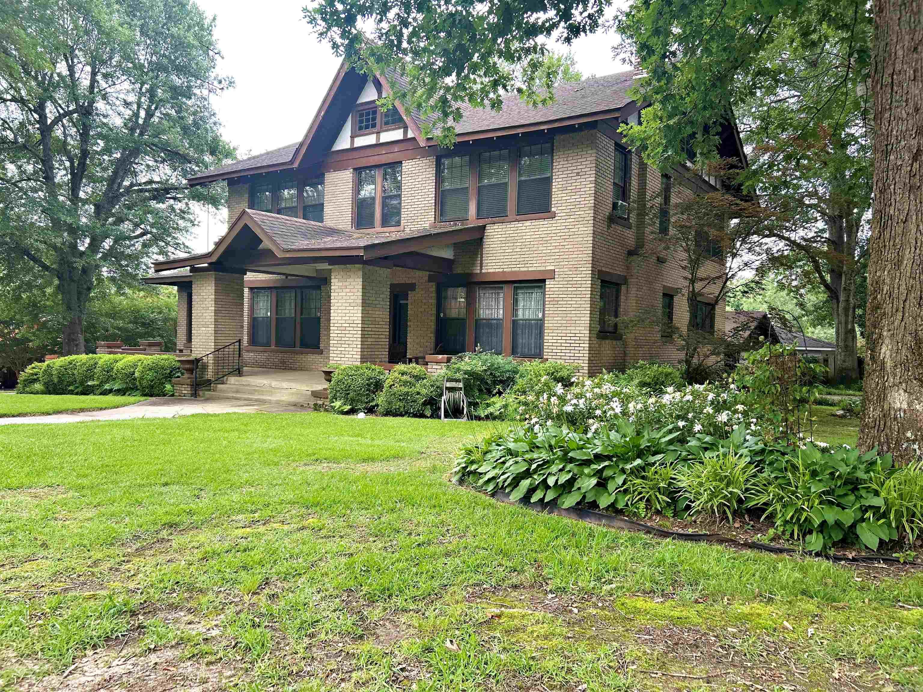 211 Cherry  Arkadelphia, AR