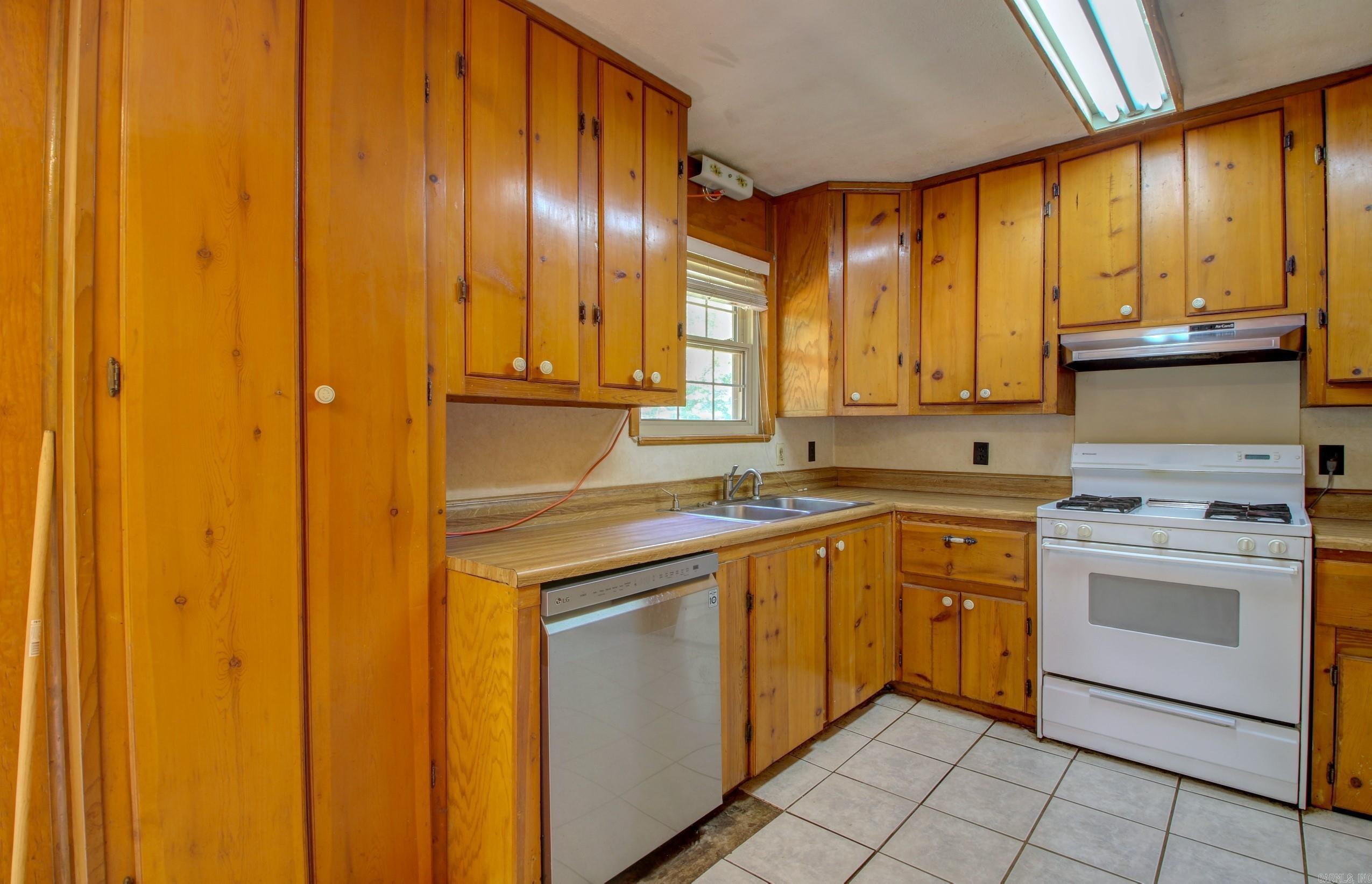 1902  Green Acres Rd  Jacksonville, AR