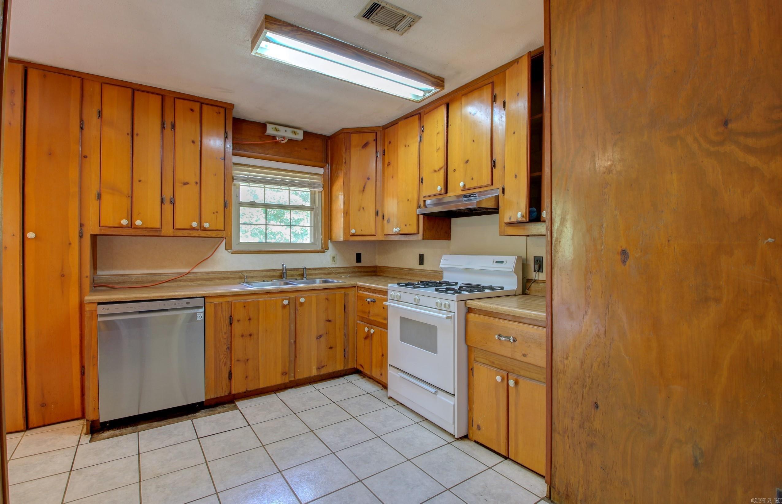 1902  Green Acres Rd  Jacksonville, AR