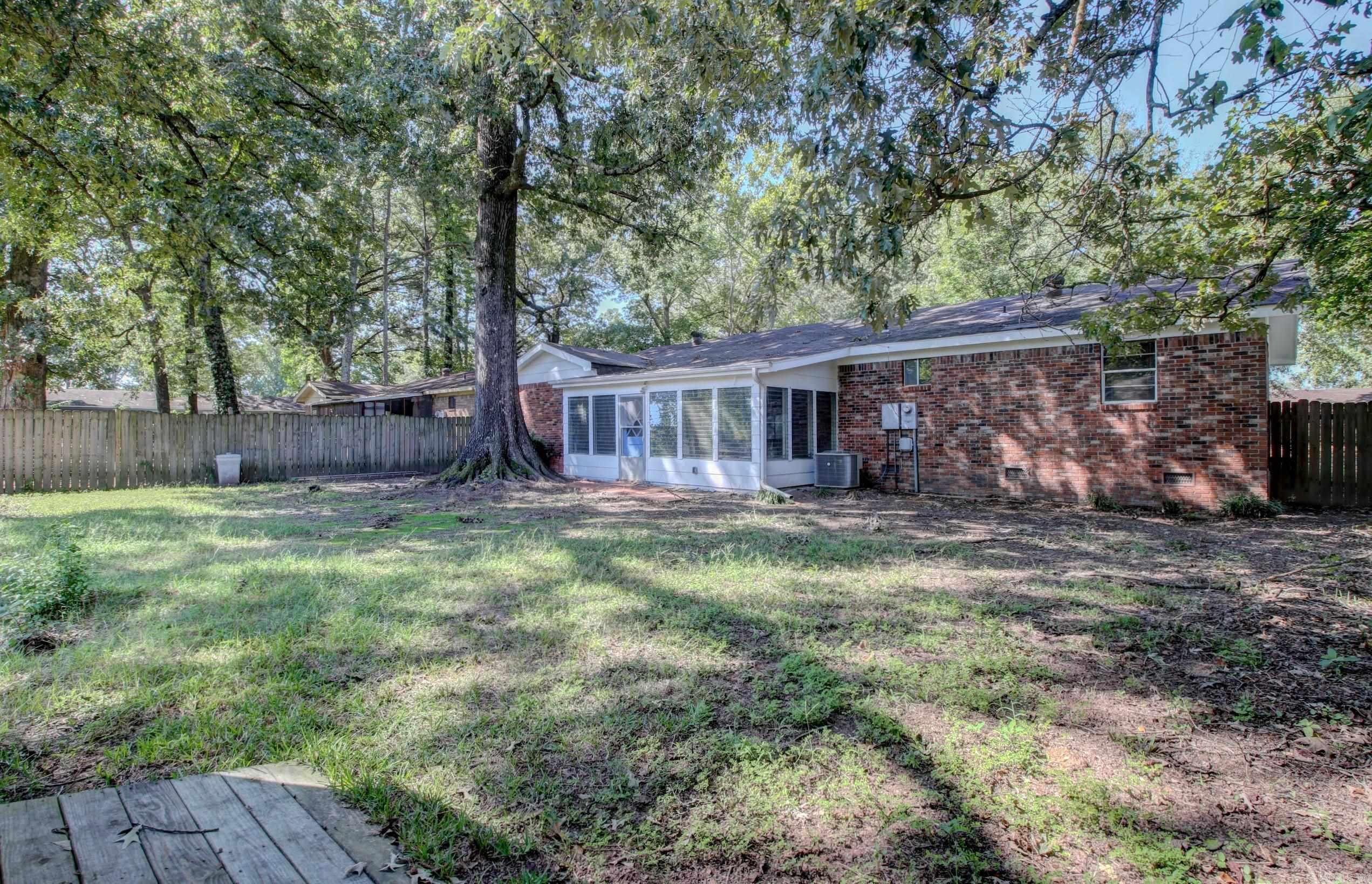 1005  Towering Oaks  Jacksonville, AR