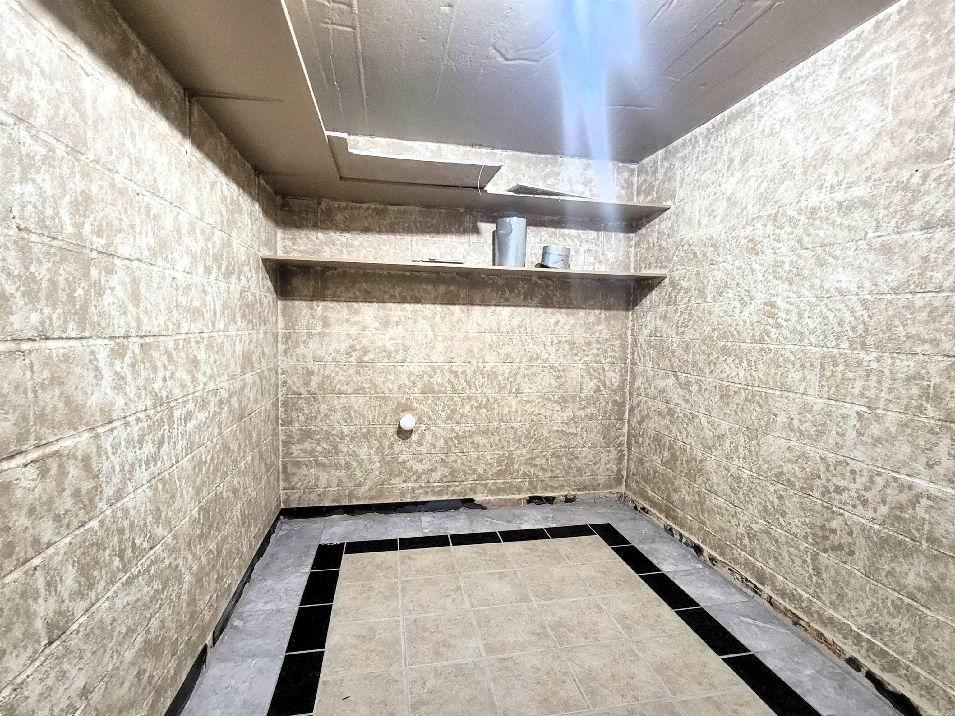 1305  Arrowhead  Pine Bluff, AR