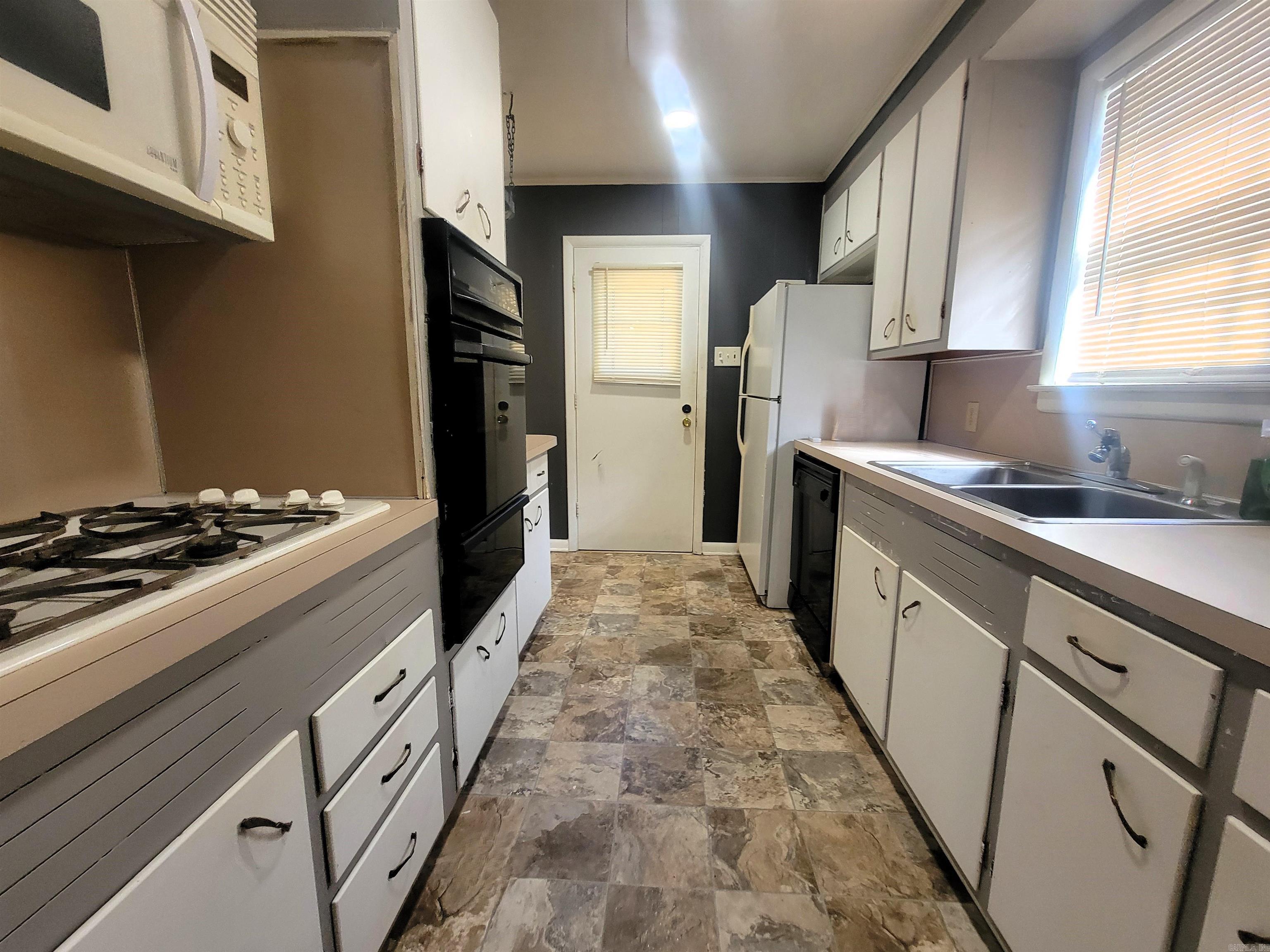1305  Arrowhead  Pine Bluff, AR