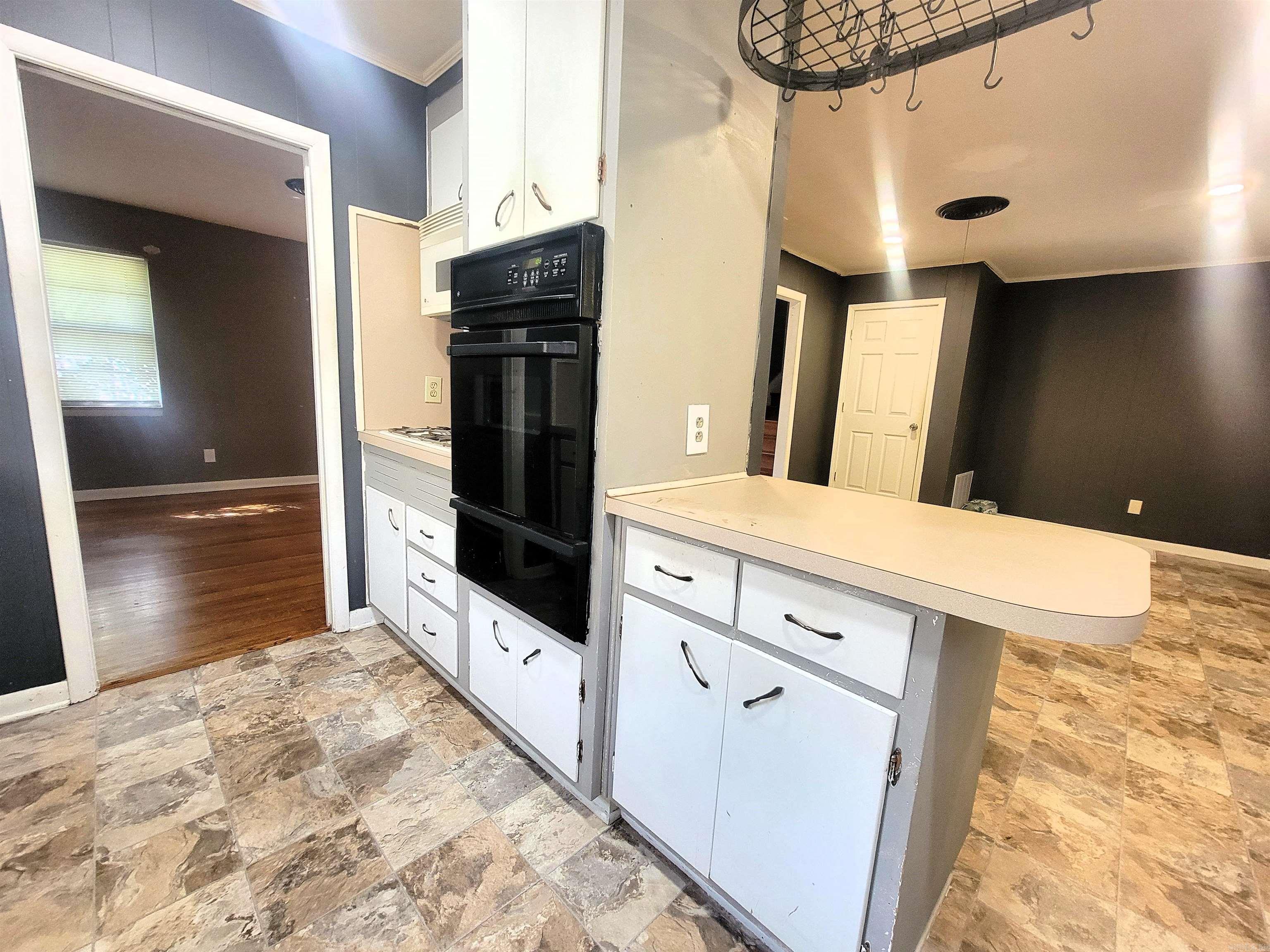 1305  Arrowhead  Pine Bluff, AR