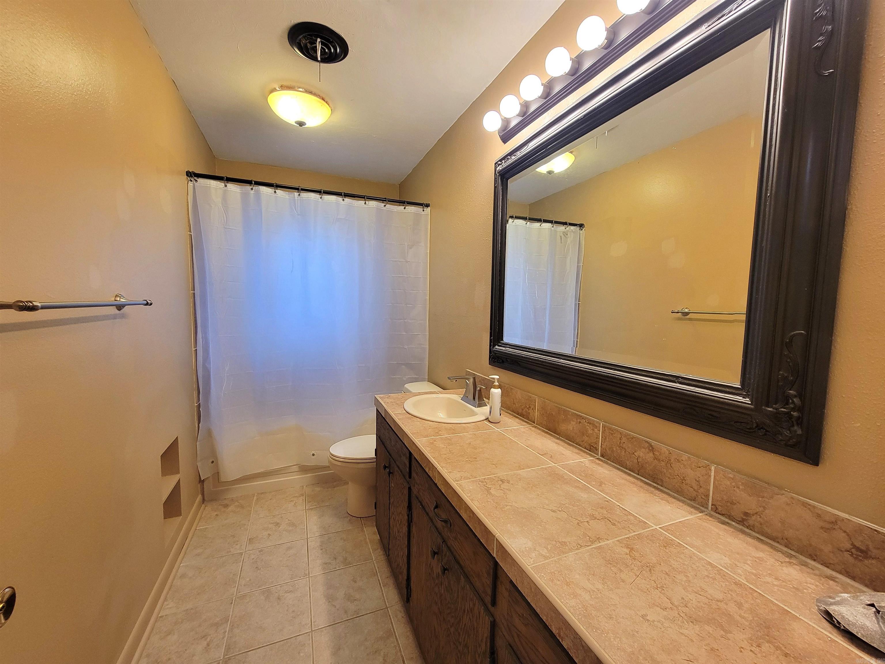 1305  Arrowhead  Pine Bluff, AR