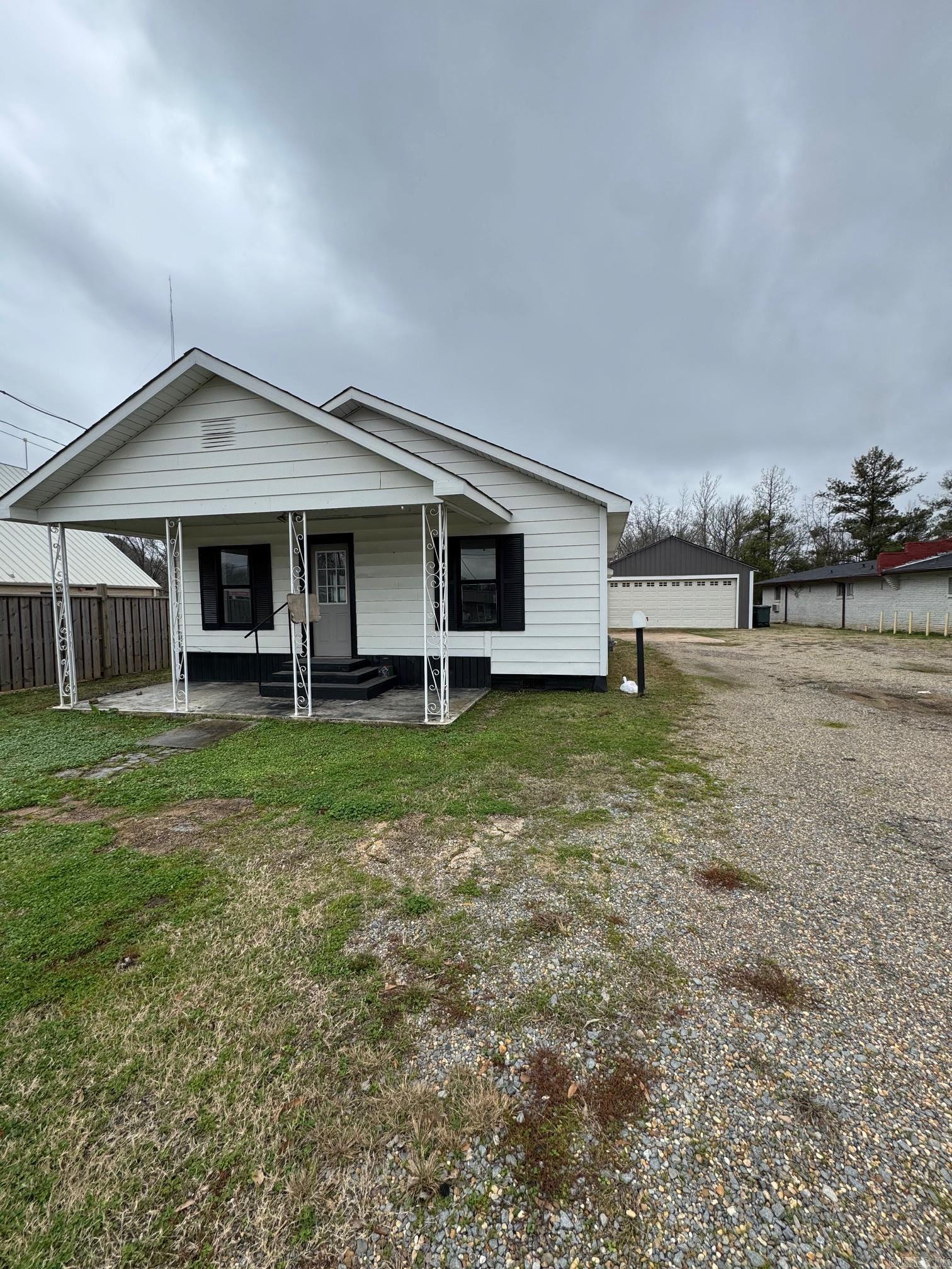 587 W Gaines  Monticello, AR