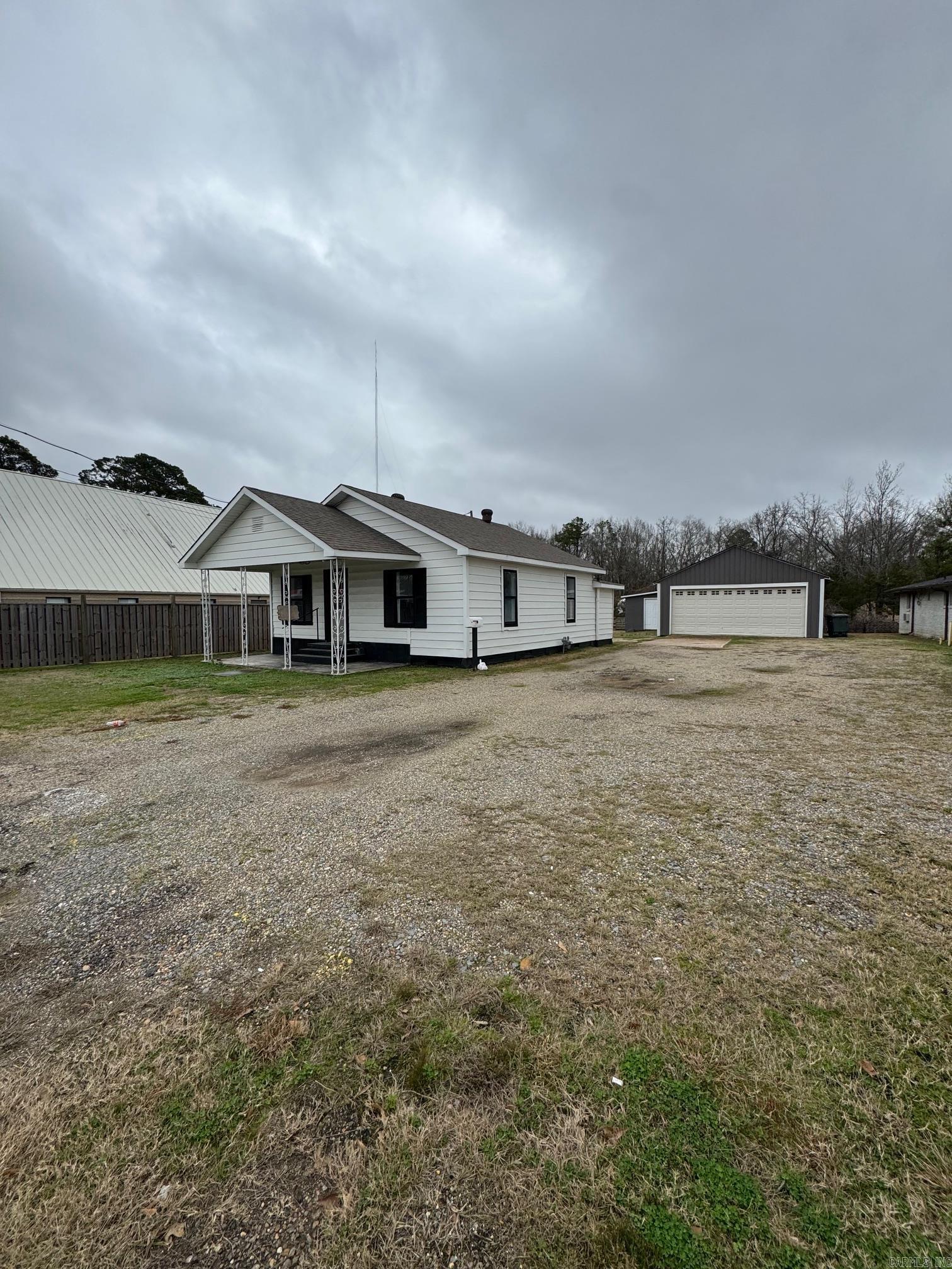 587 W Gaines  Monticello, AR